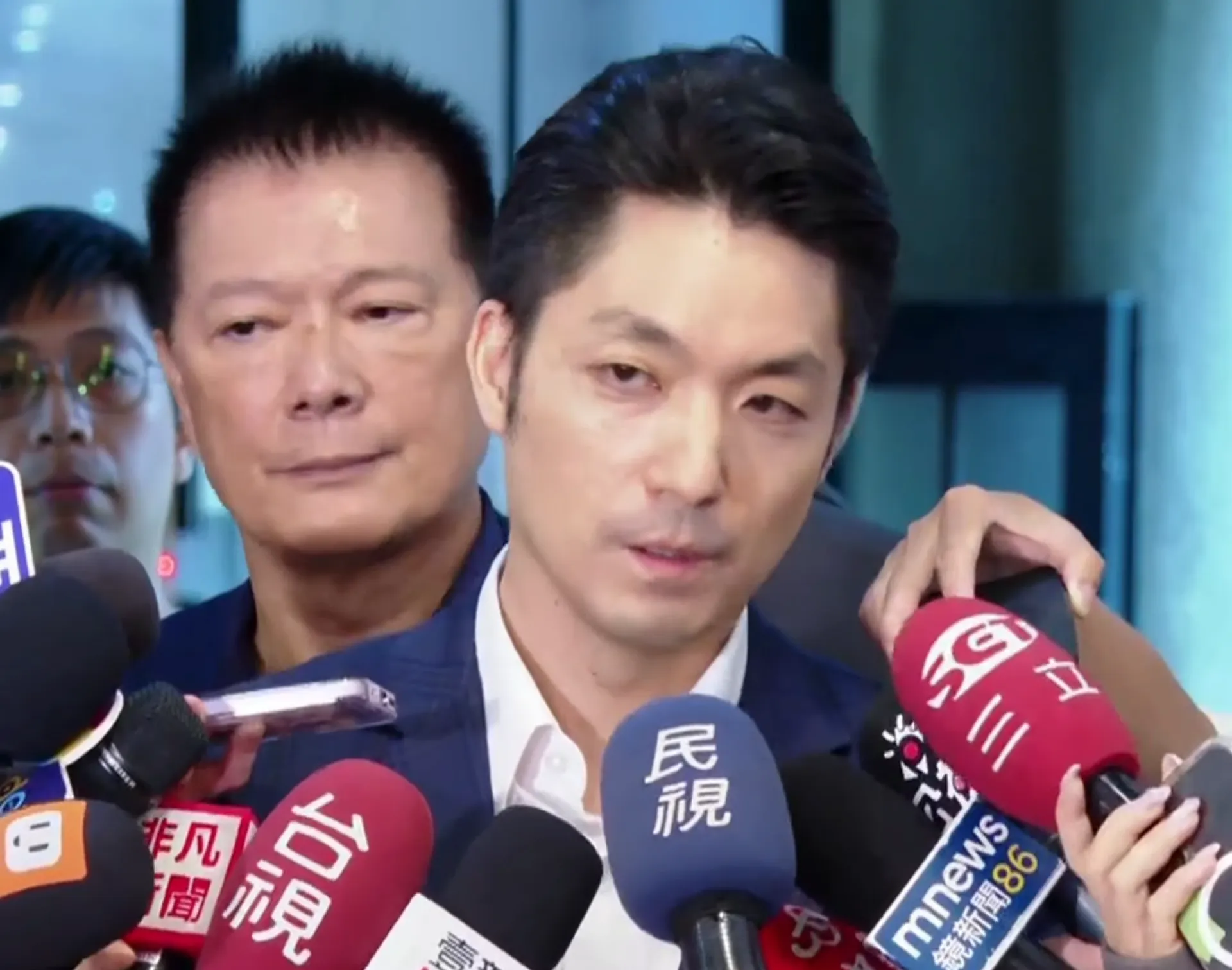 逆風批蔣萬安「有點飄了」王炳忠指藍營飯圈化過度吹捧　蔣冷回：我是市長，不是偶像