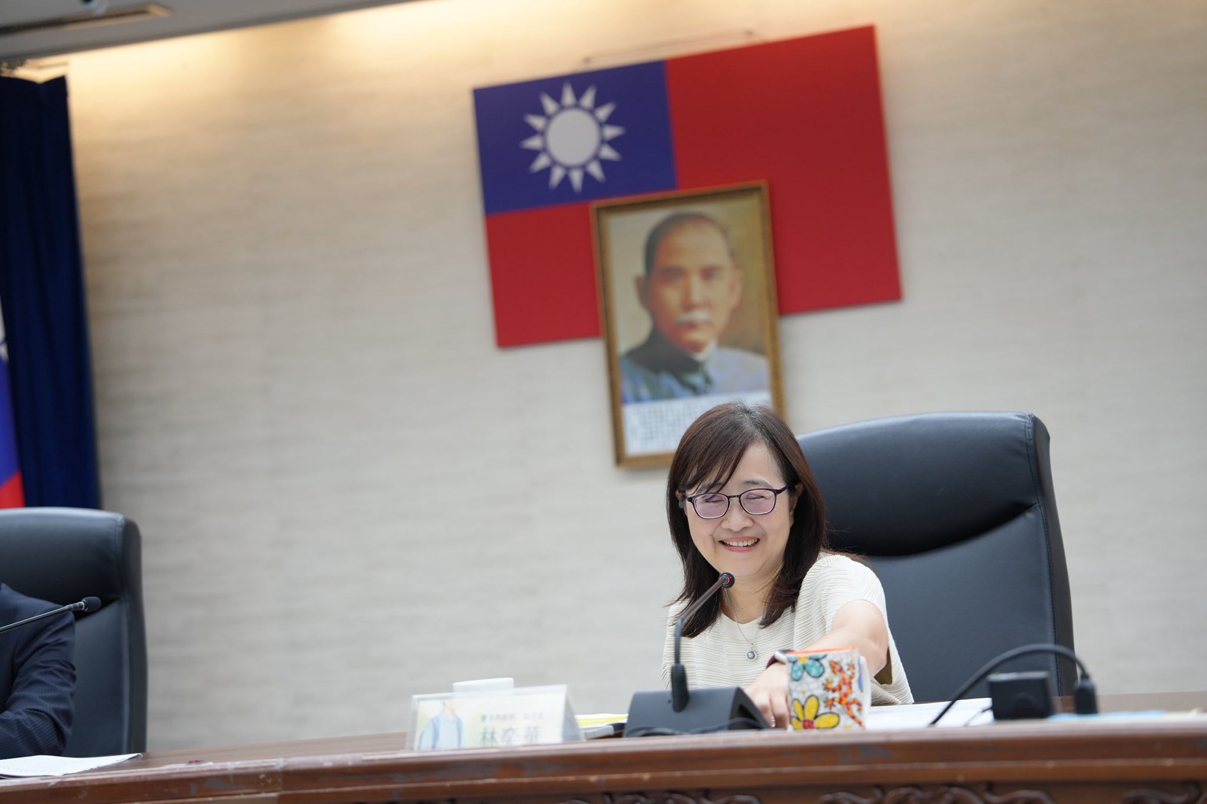 外界是否關注放颱風假,台北市副市長林奕華今日做出回應了。(翻攝自臉書@林奕華)