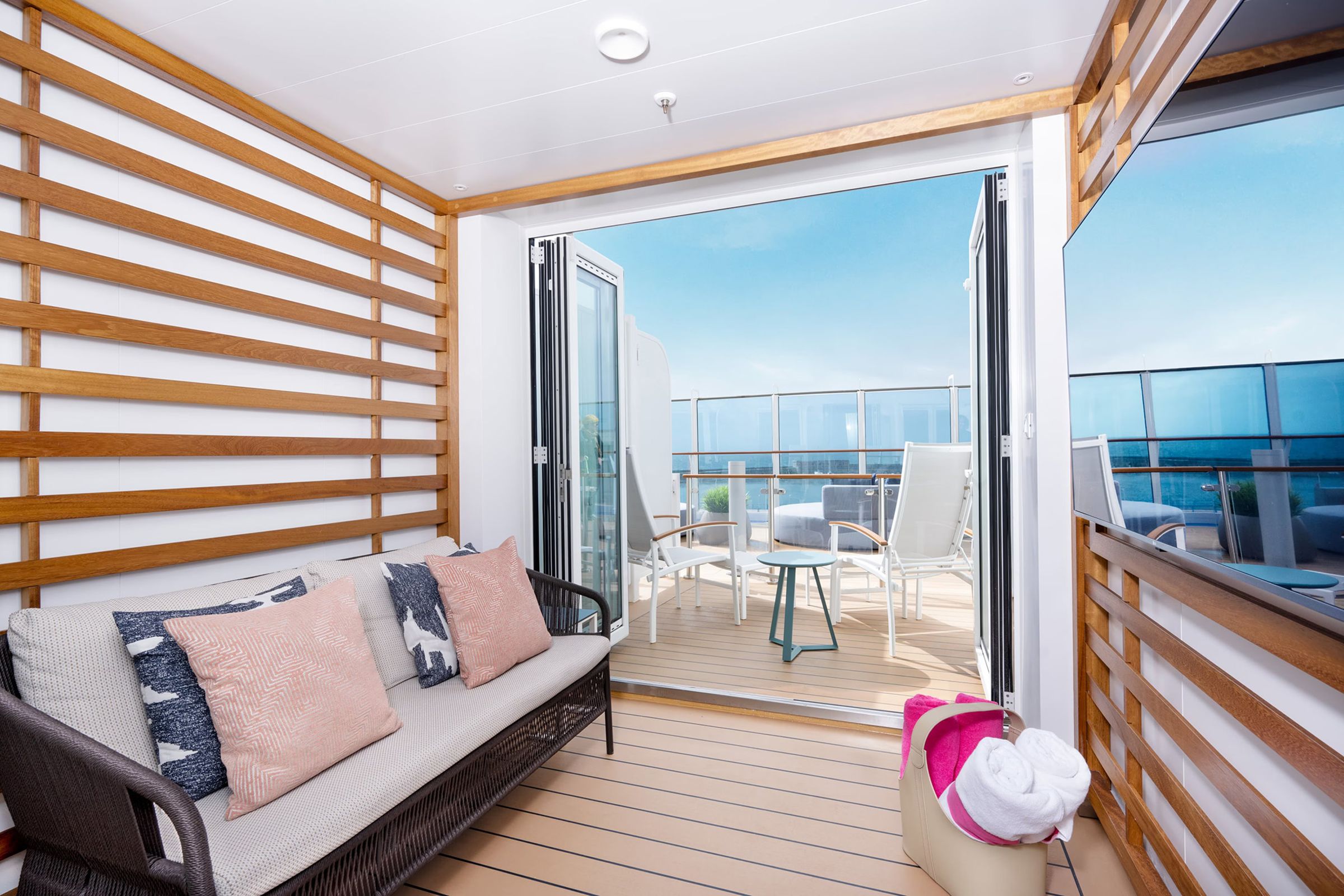 「Cabana Deck Mini-Suite」為9樓限定區域的迷你套房。（公主遊輪提供）