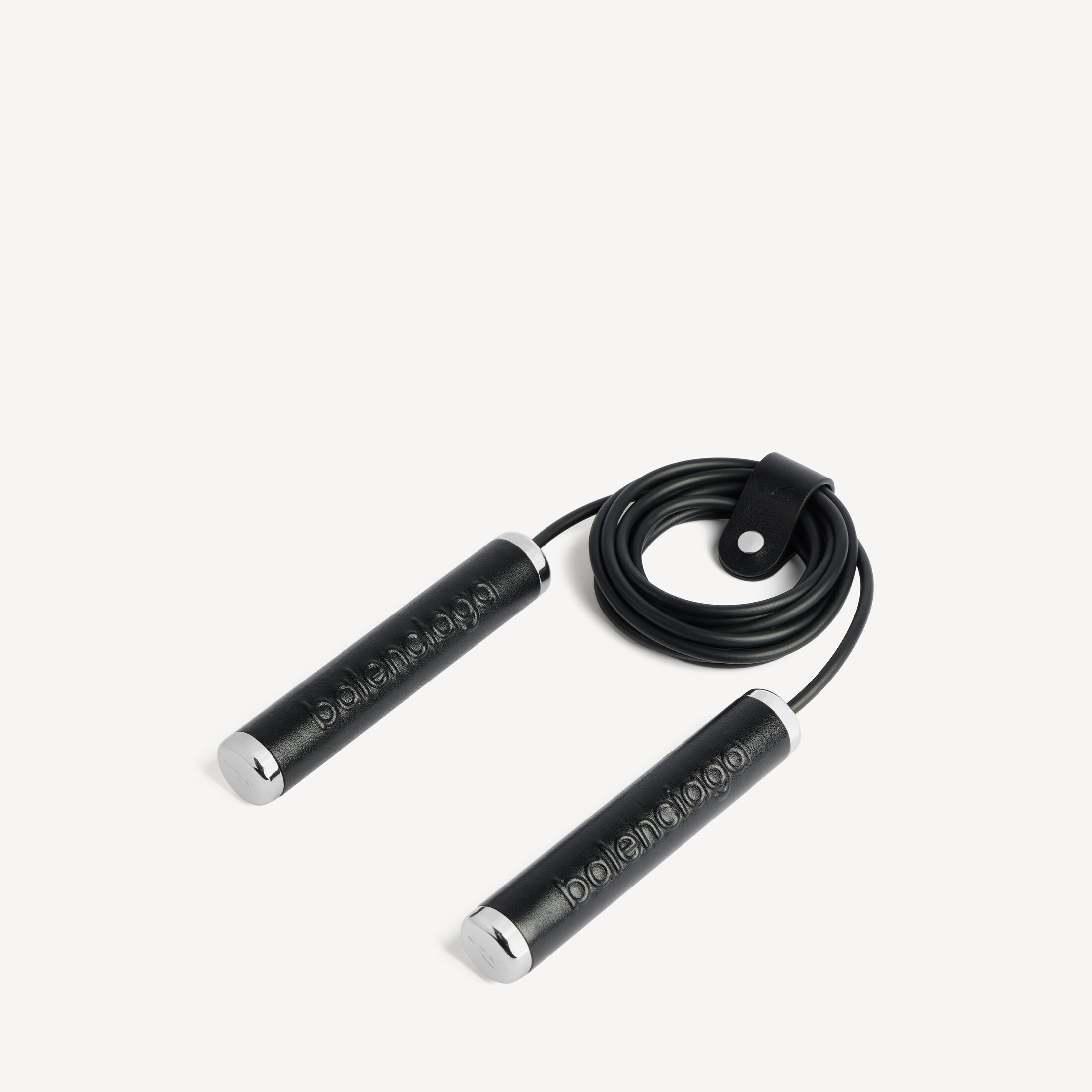 跳繩也能如此時髦有型!NT$44,800。(Balenciaga提供)