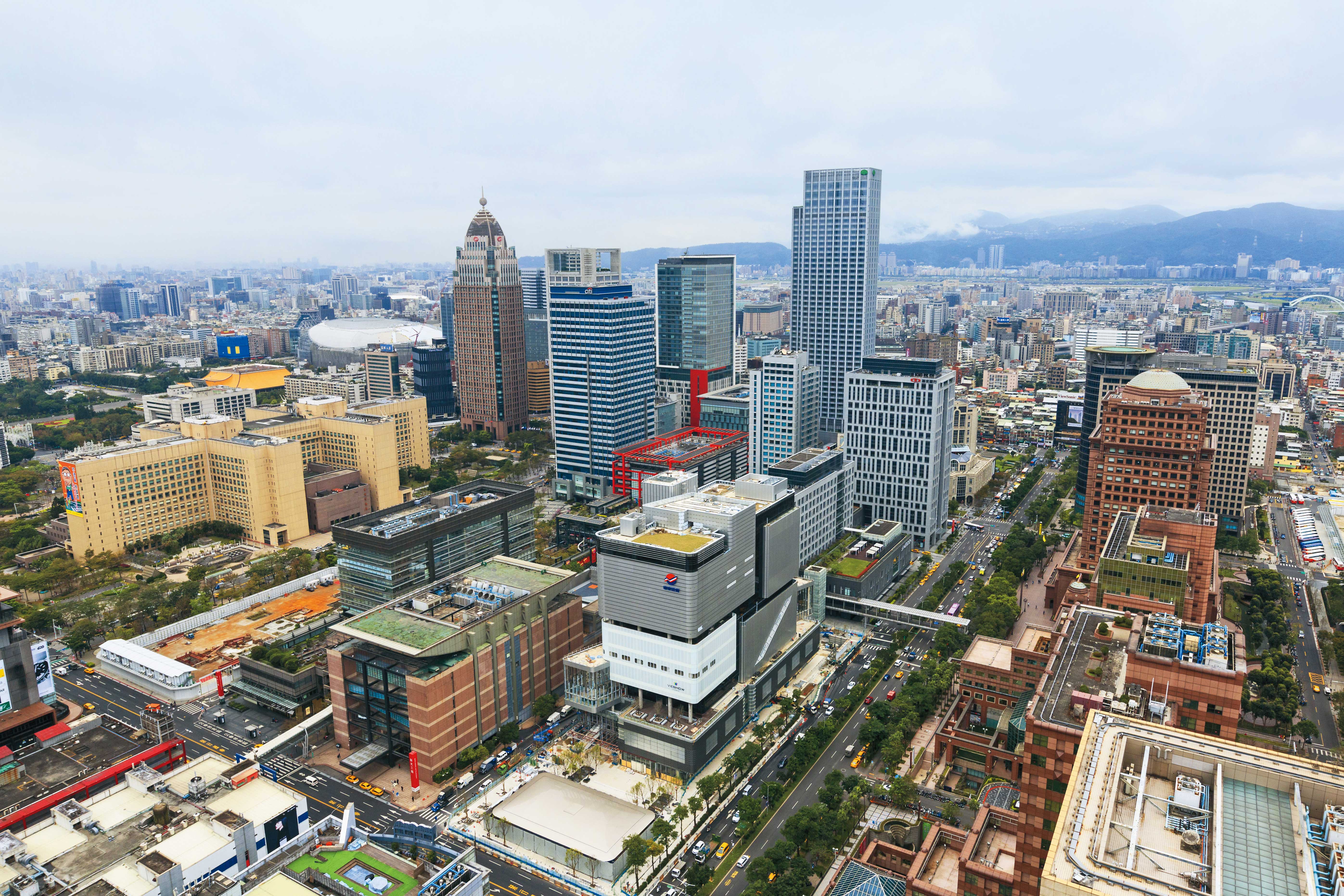 宏泰林家事業版圖橫跨金融與不動產，也是台灣有名的地王家族，北市信義區大批土地都歸其所有。