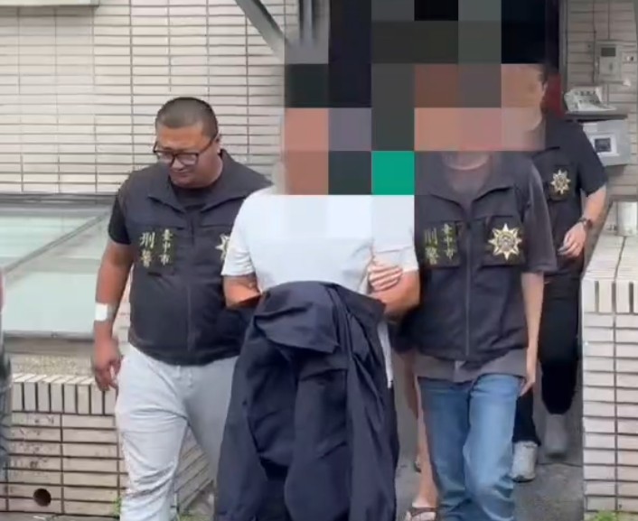 專案小組於臺中市北屯區拘捕2名犯嫌到案。(警方提供)