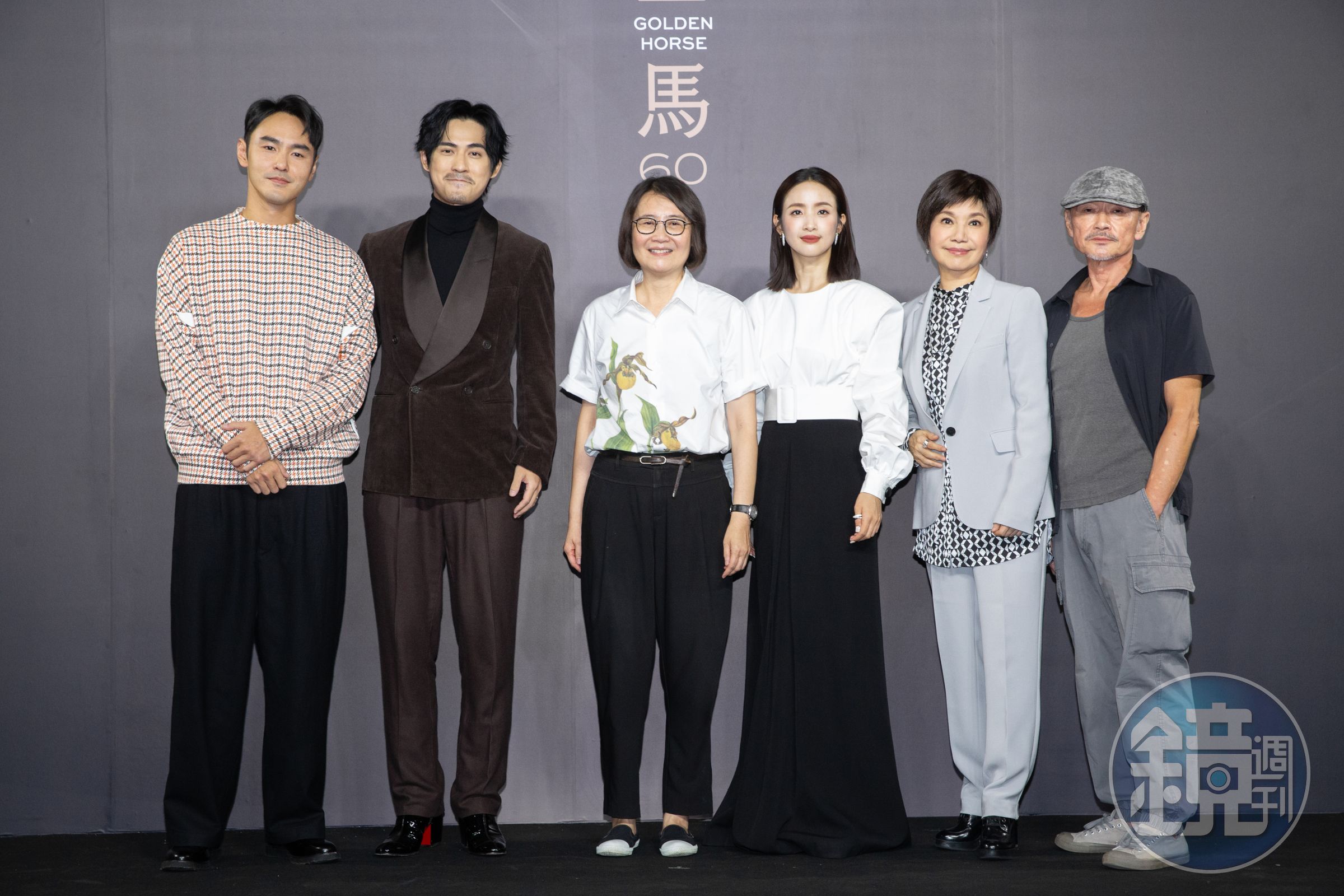 導演黃文英率演員阮經天（左起）、周渝民、林依晨、唐美雲、林鉅出席《車頂上的玄天上帝》金馬首映。