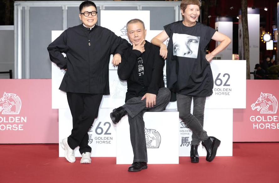 監製葉如芬、李烈及導演陳玉勳被戲稱為「福祿壽」,儘管輩分比較高,搞怪起來也蠻好笑的。