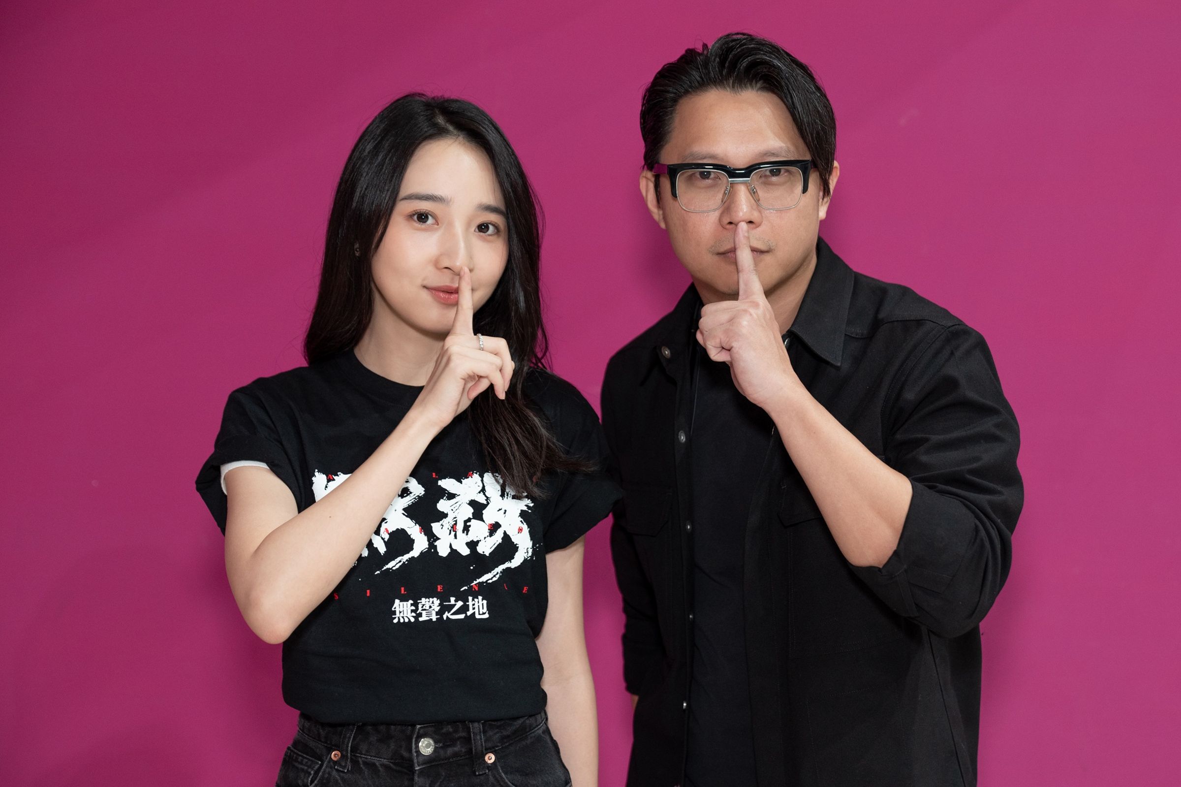李沐(左)與導演柯汶利(右)7年前合作《默殺:無聲之地》,當時兩人都是影壇菜鳥,現在回頭看發現7年前表現還不錯。(鴻聯國際提供)