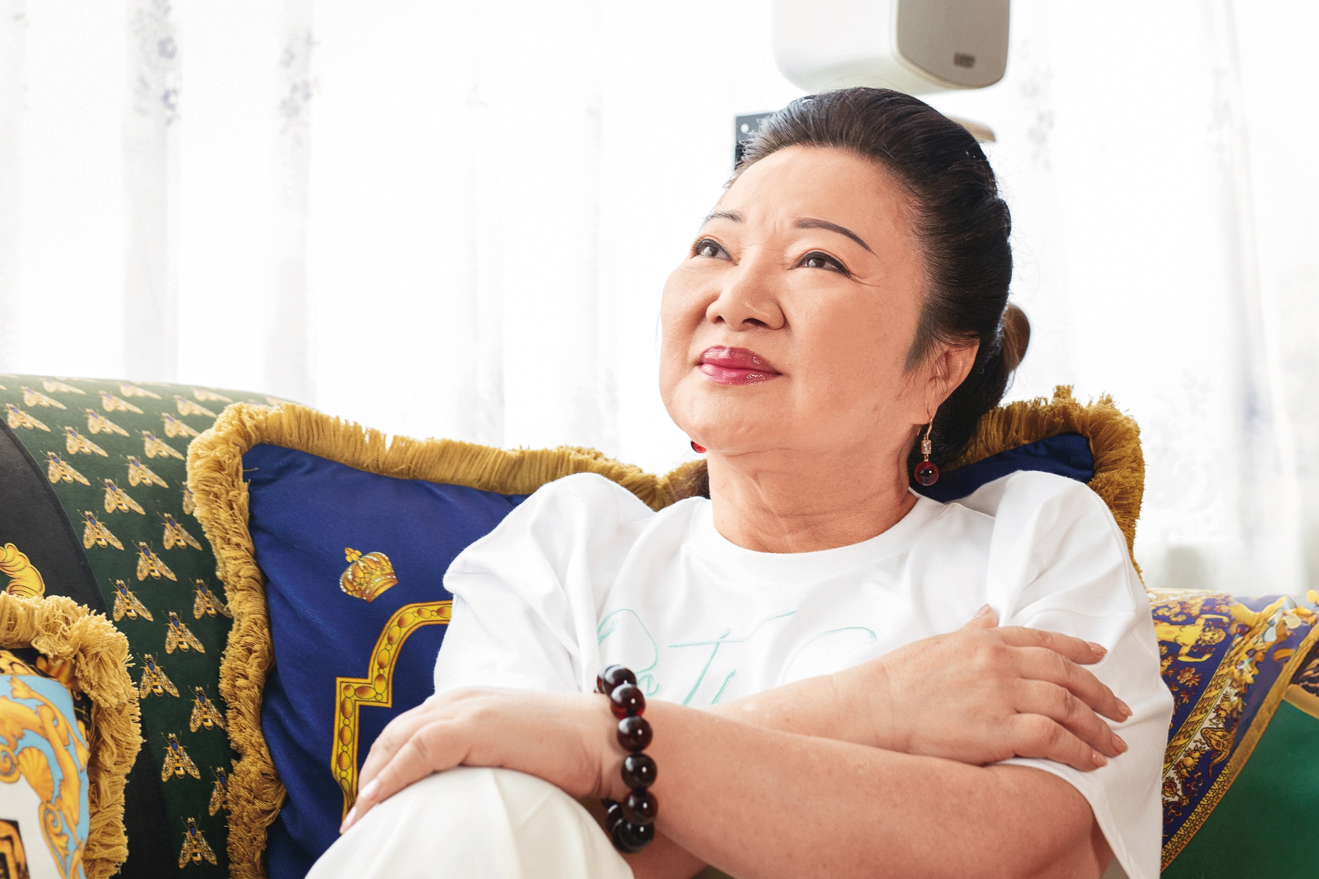 白冰冰在女兒白曉燕遇害後曾經想退休，現在她只怕時間不夠用，做好事但心裡不罣礙，想起生活小確幸打麻將，還忍不住樂得笑呵呵。