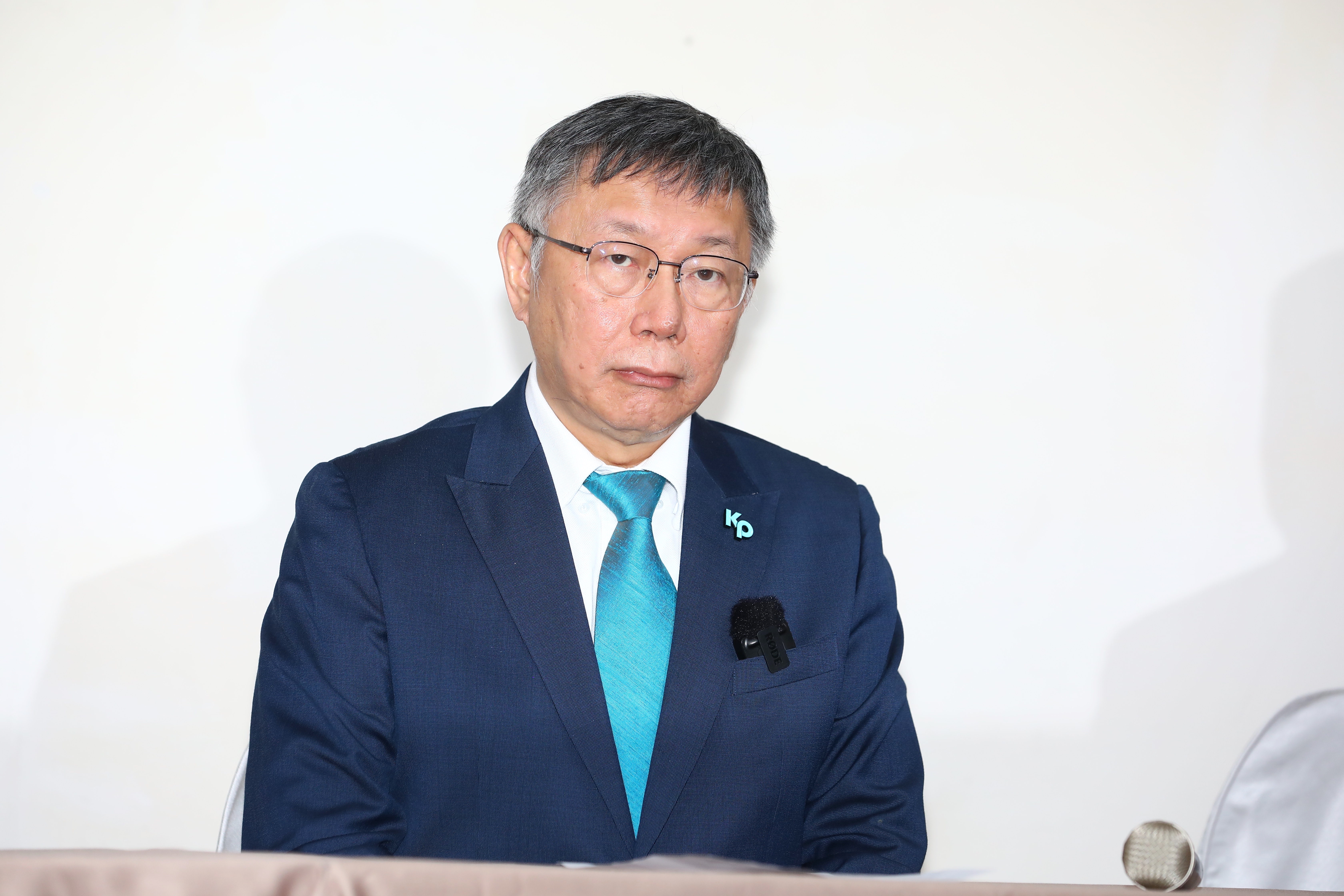 民眾黨總統參選人柯文哲布局不分區立委，鎖定陸配徐春鶯引發討論。