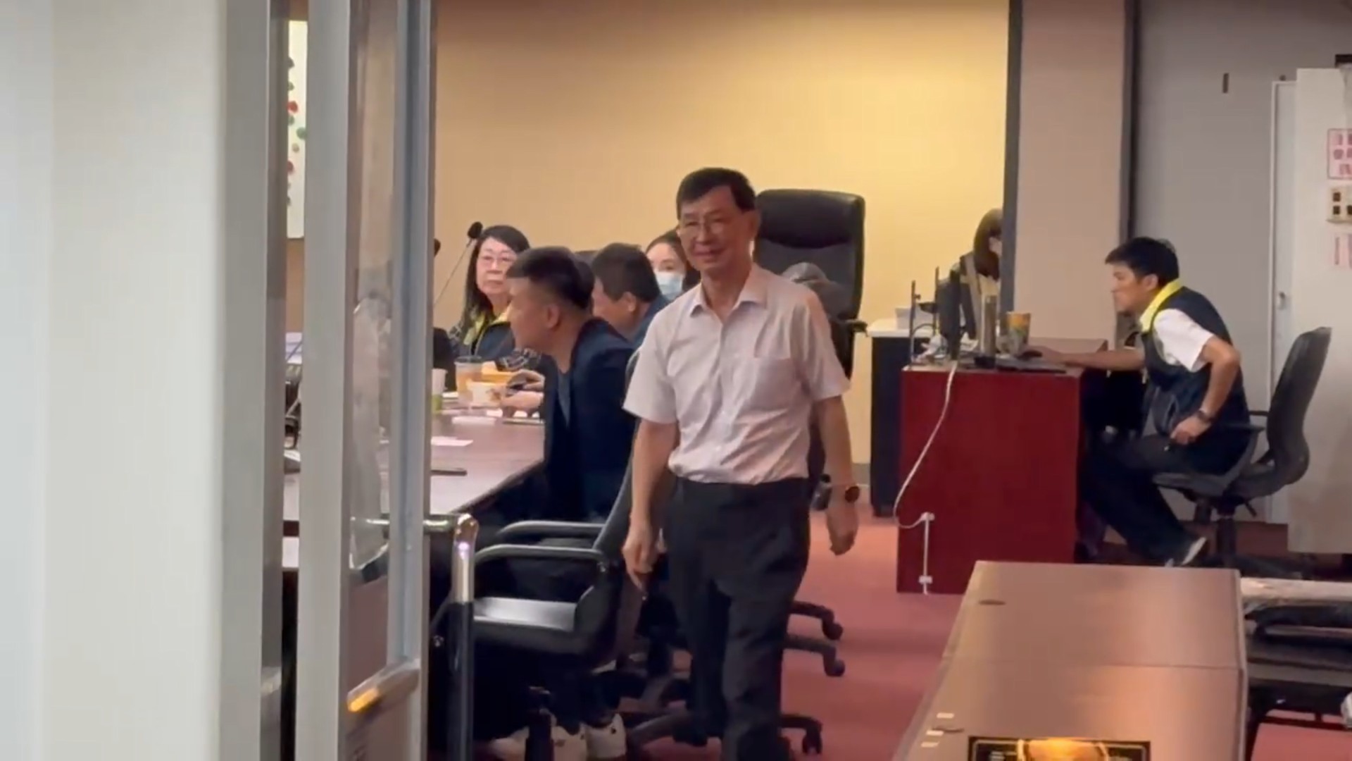 京華城爭議延燒，彭振聲今（26日）出席北市議會專案小組會議。（翻攝畫面）