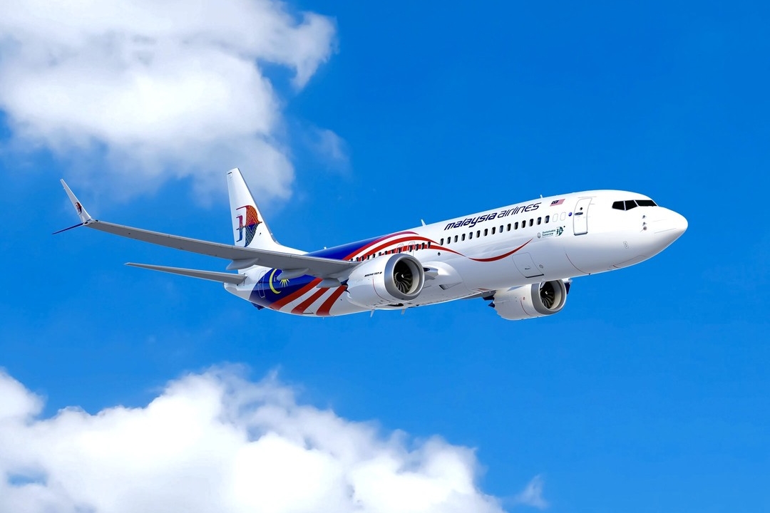 馬來西亞航空MH366班機遲遲無法降落，預計下午5點29分到達香港，飛逾8小時。（翻攝自馬航IG）