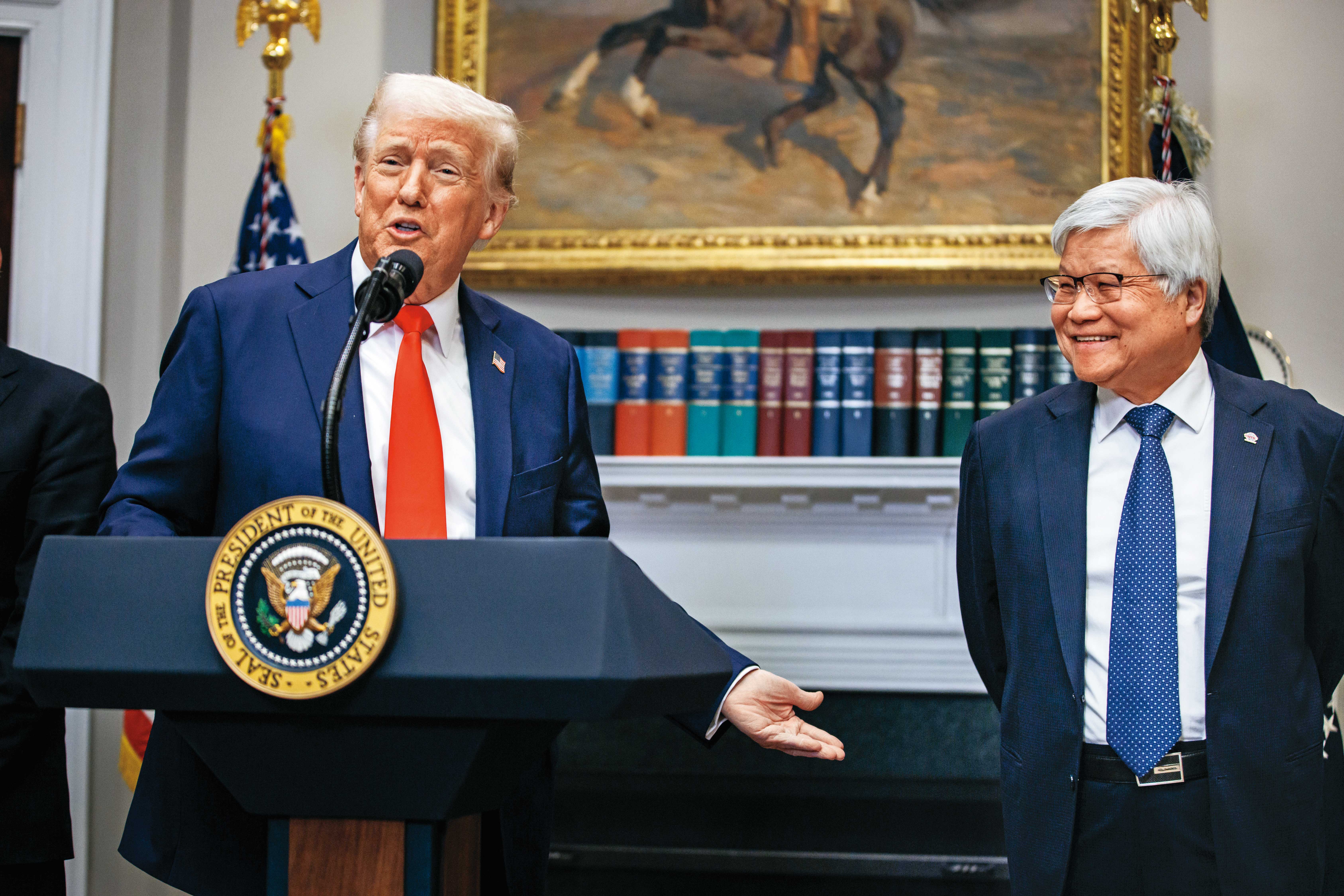 魏哲家在川普面前極為低調，自稱緊張，他其實以佛山無影手的功力，把政治公關的「甜蜜點戰術」發揮到極致。（東方IC）