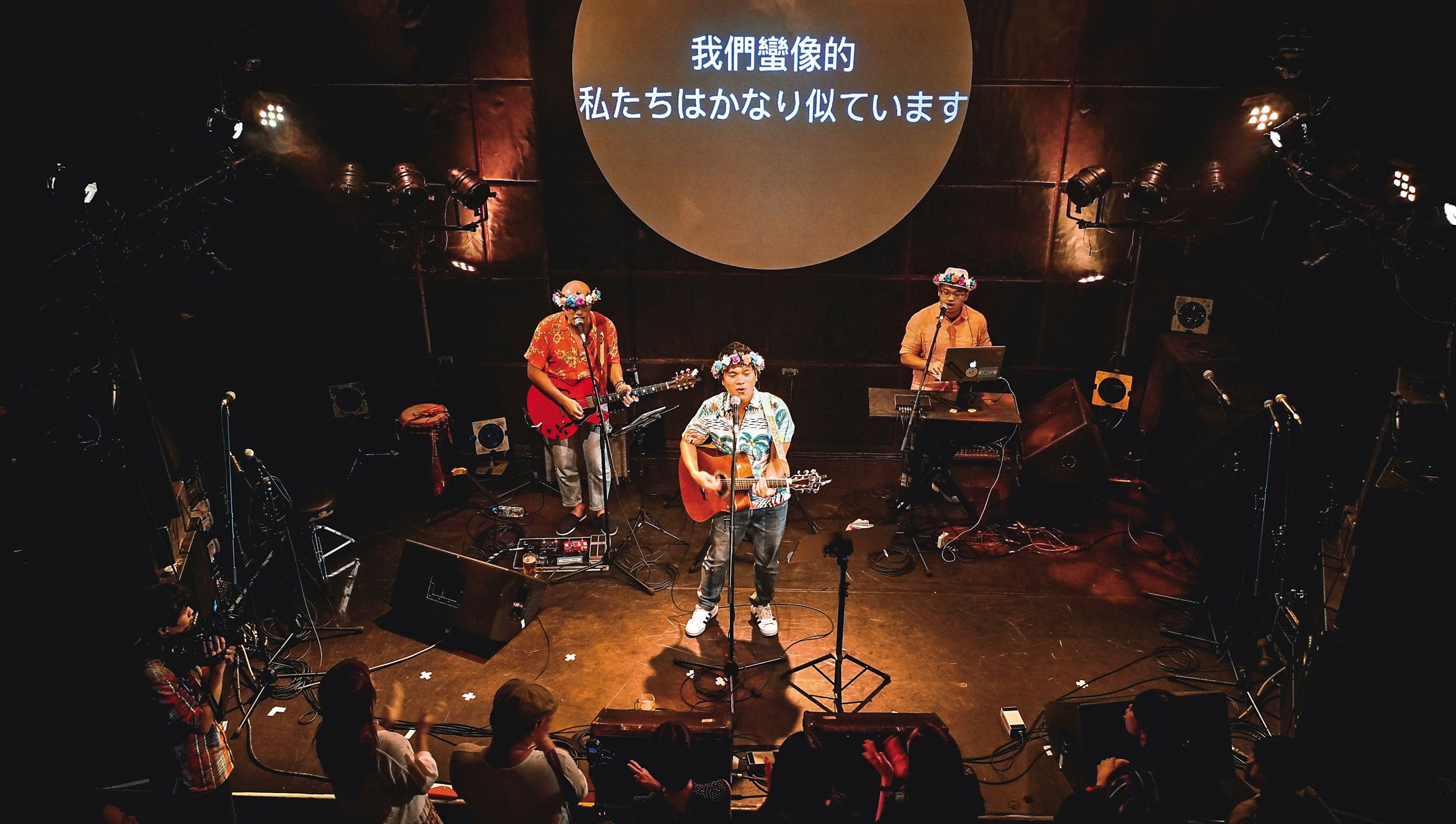 舒米恩（中）在日本有不少粉絲，多年來持續在當地演出。（米大創意提供）