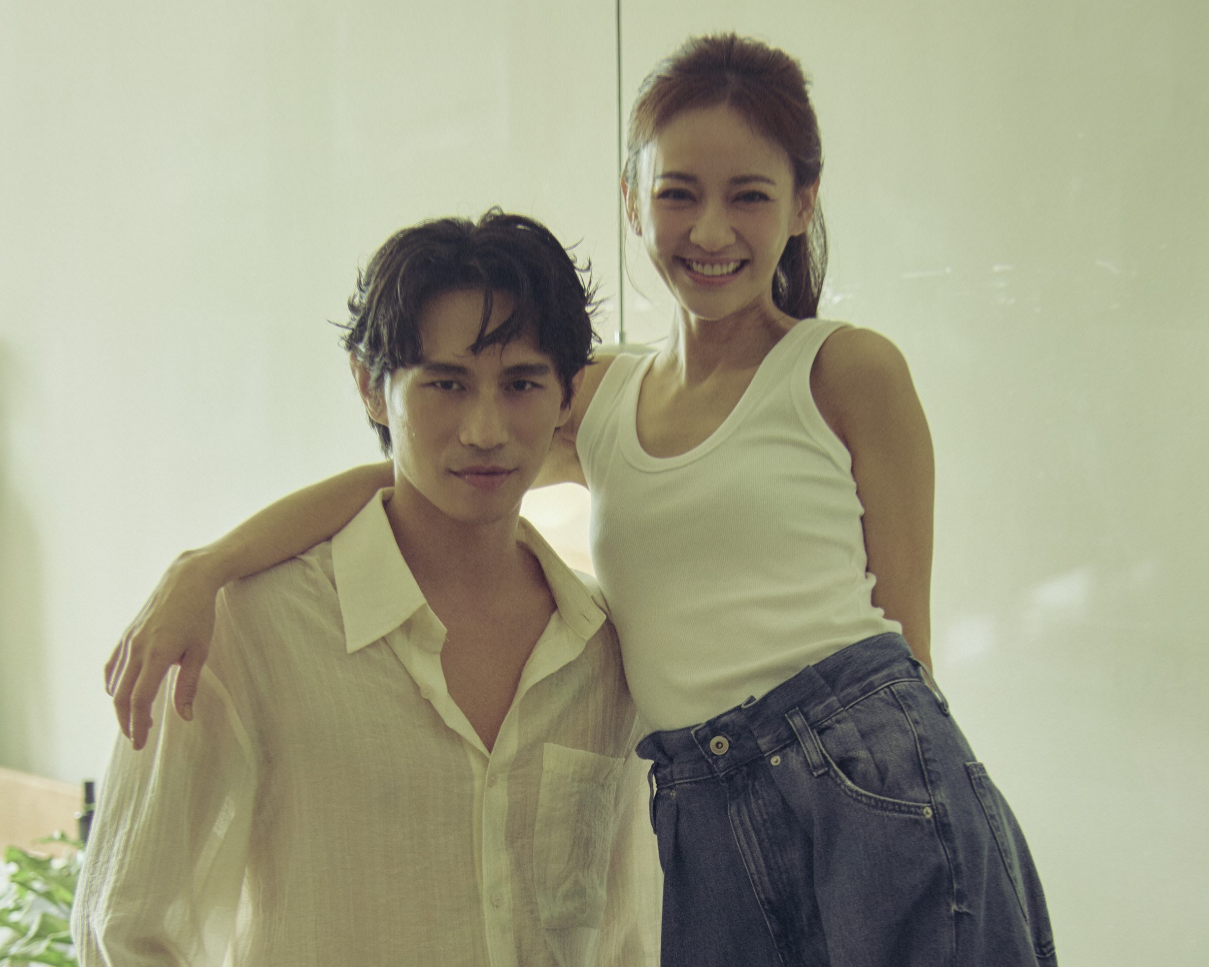 柏霖PoLin全新創作專輯《允許萬物破碎》和〈足夠的失落〉MV，6/13正式上架。（索尼音樂提供）