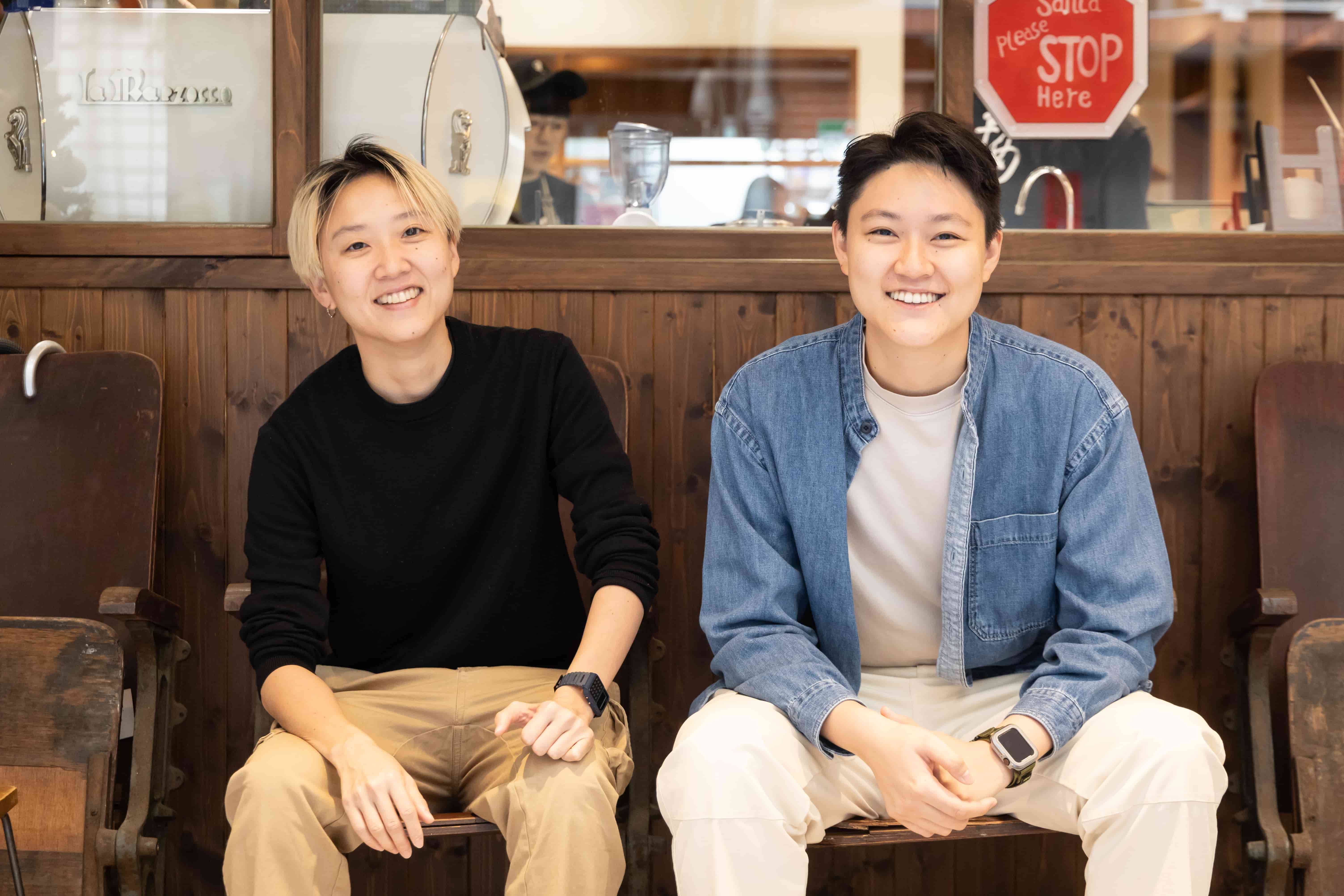 賴奕妘（右）與合夥人戴妙容（左）一人主理甜品，一人負責咖啡、飲品。