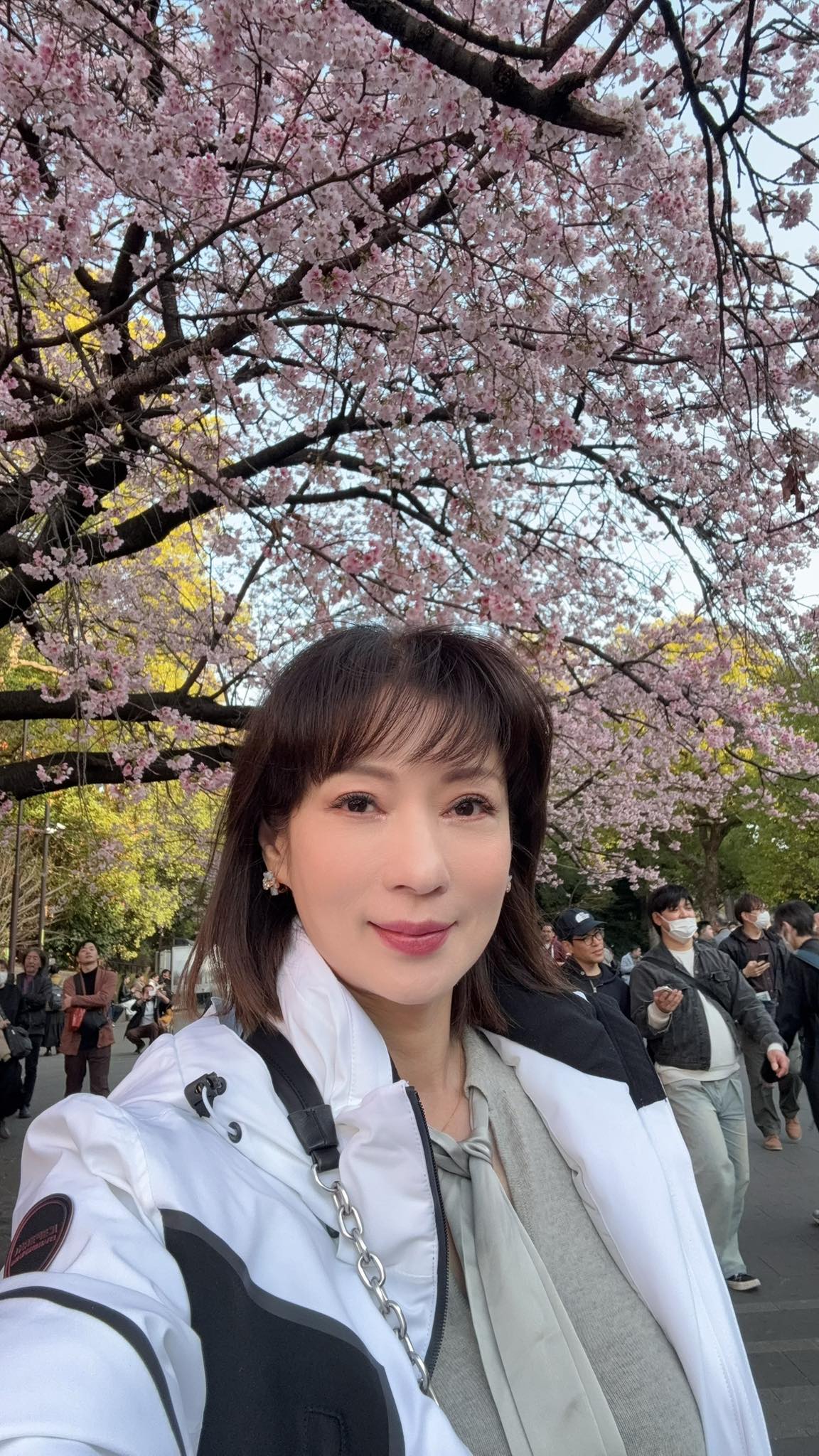 溫翠蘋曾在丈夫的手機與電腦發現多張女性露骨的私密照片。（翻攝自溫翠蘋臉書）