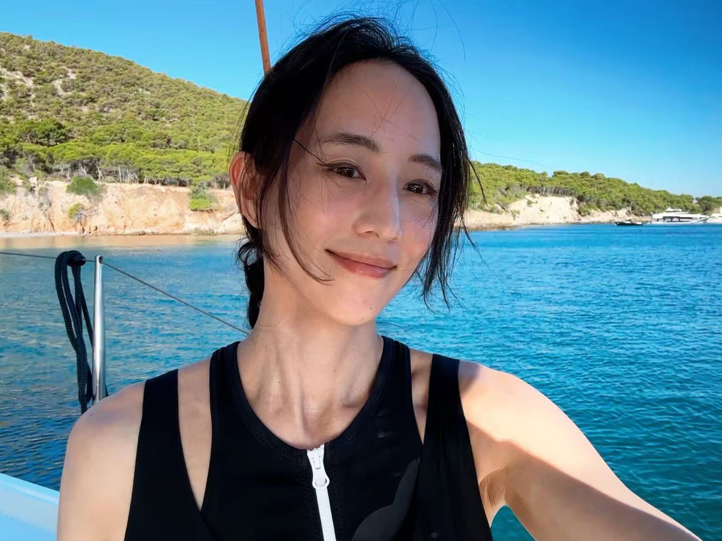 張鈞甯除了經營自己的演藝事業,斜槓成為經紀公司老闆。(翻攝自張鈞甯臉書)