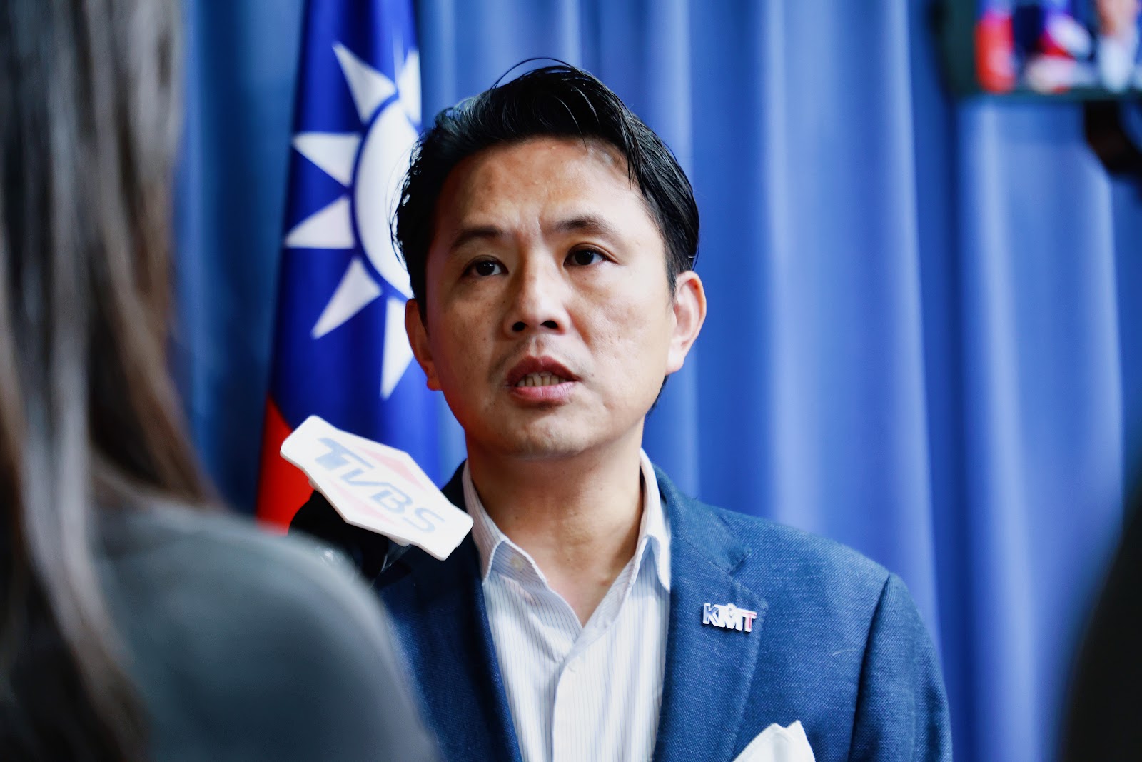 國民黨文傳會主委陳以信質疑,陳時中當年若知情陳昱瑄是詐騙,怎麼沒有告知慈濟。(國民黨提供)