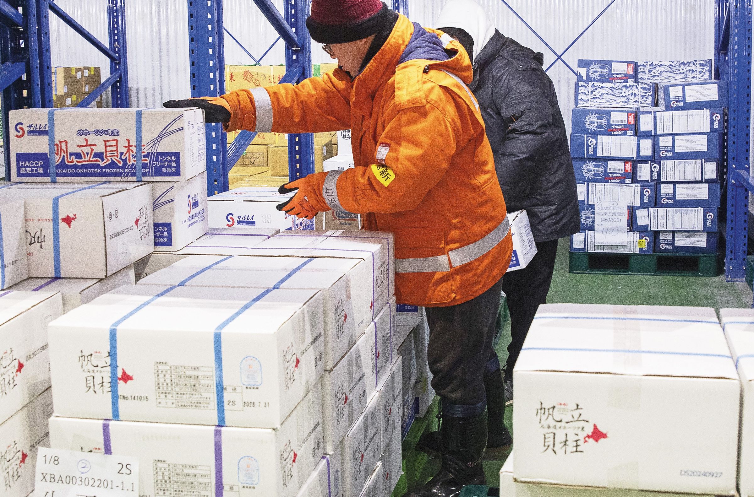 三溫準則分層儲藏2℃~5℃冷藏庫房及-25℃冷凍庫。