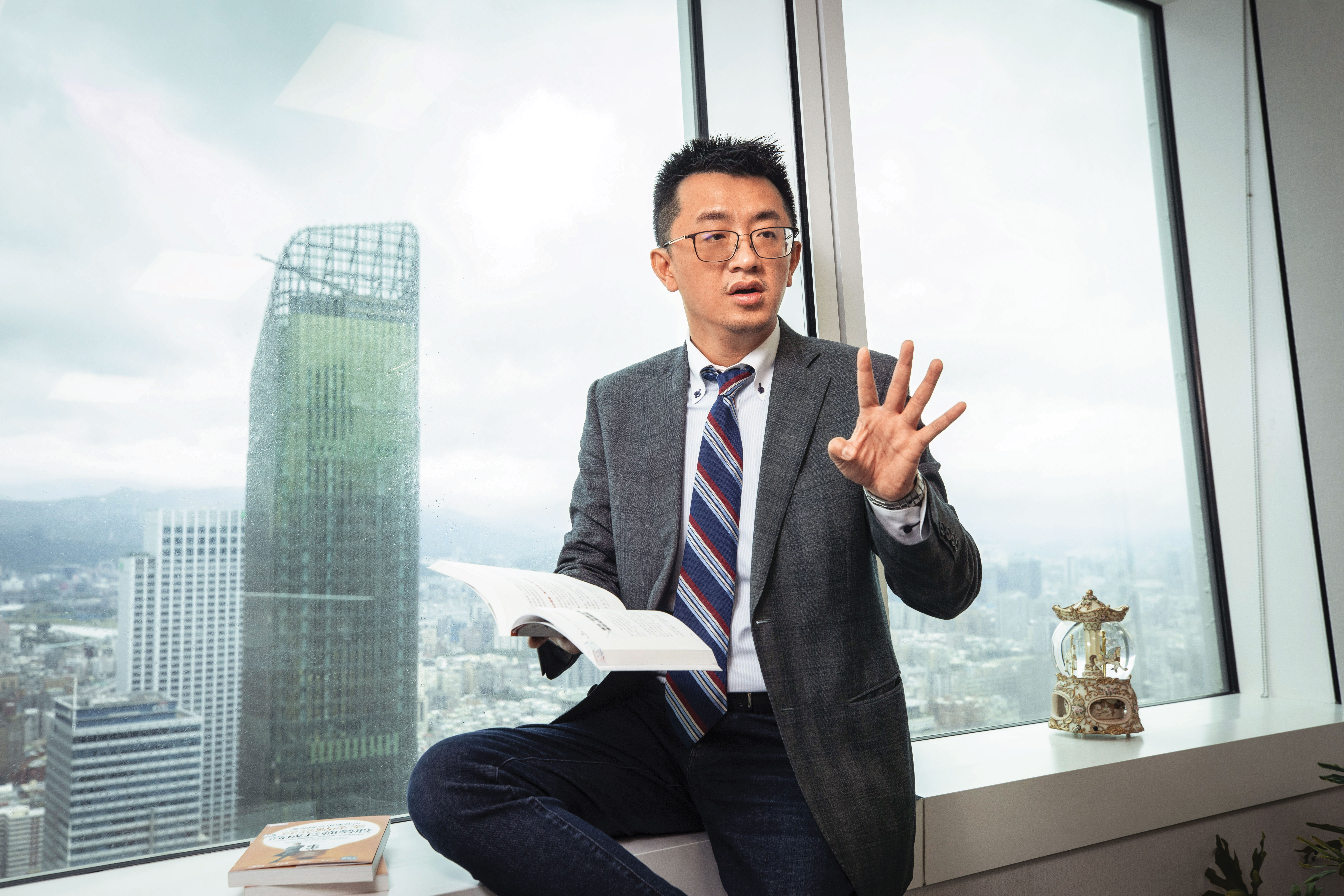 張捷擅長從產業選股，用「Top-Down選股法」作為核心策略。