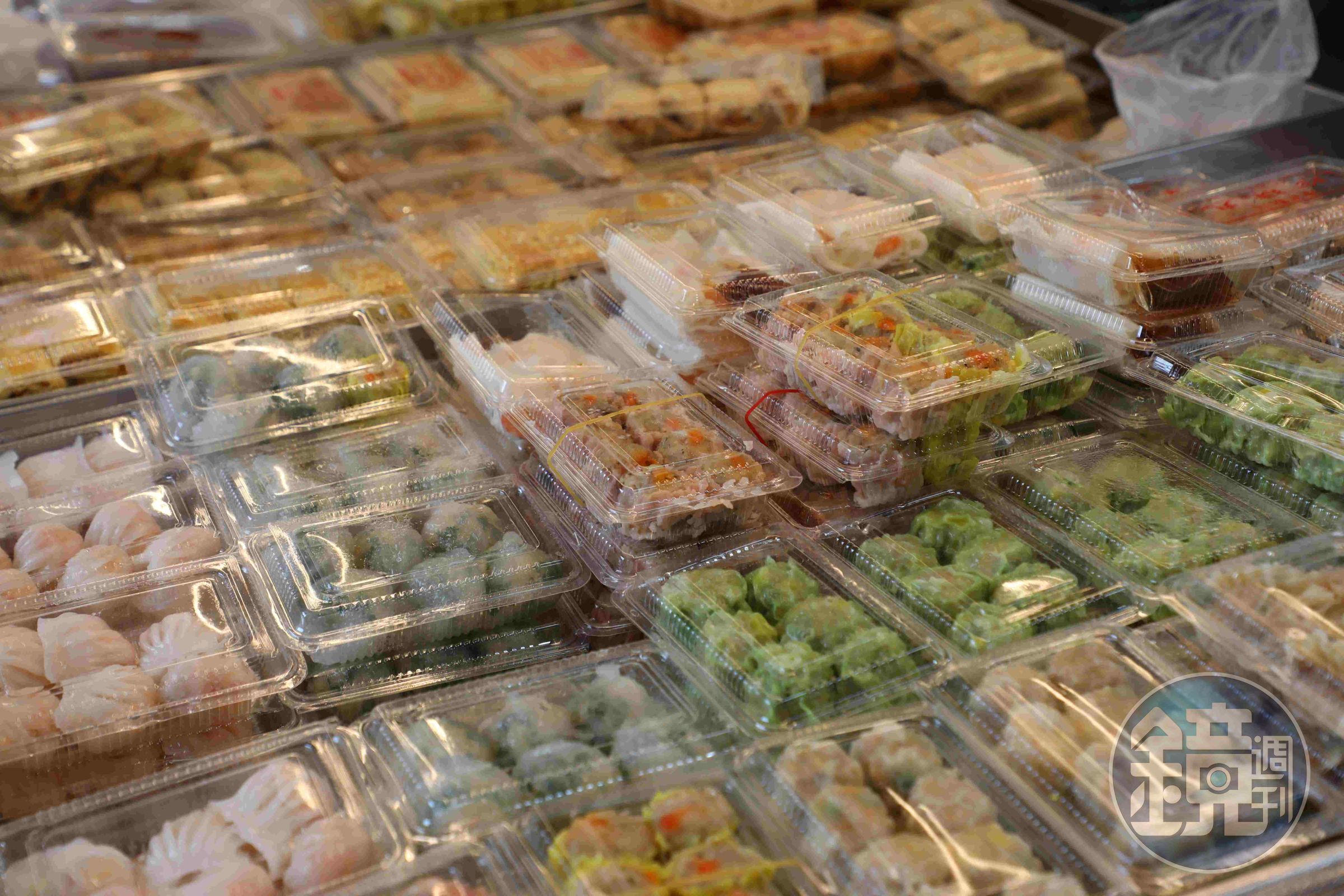 東門興記的熟食品項超級多，任君選擇。