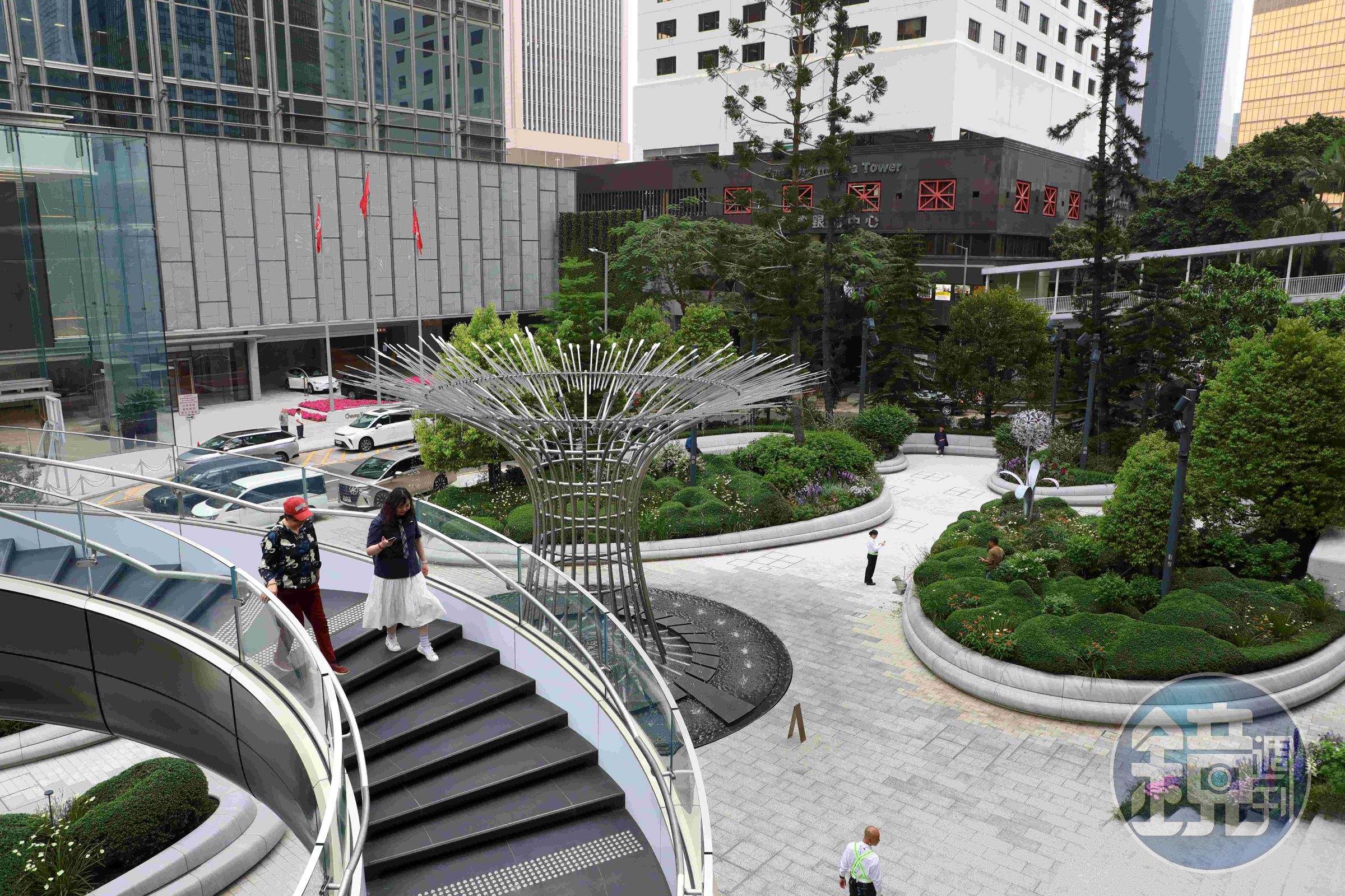 The Henderson把一部分藝術還給了街道,免費開放給公眾。