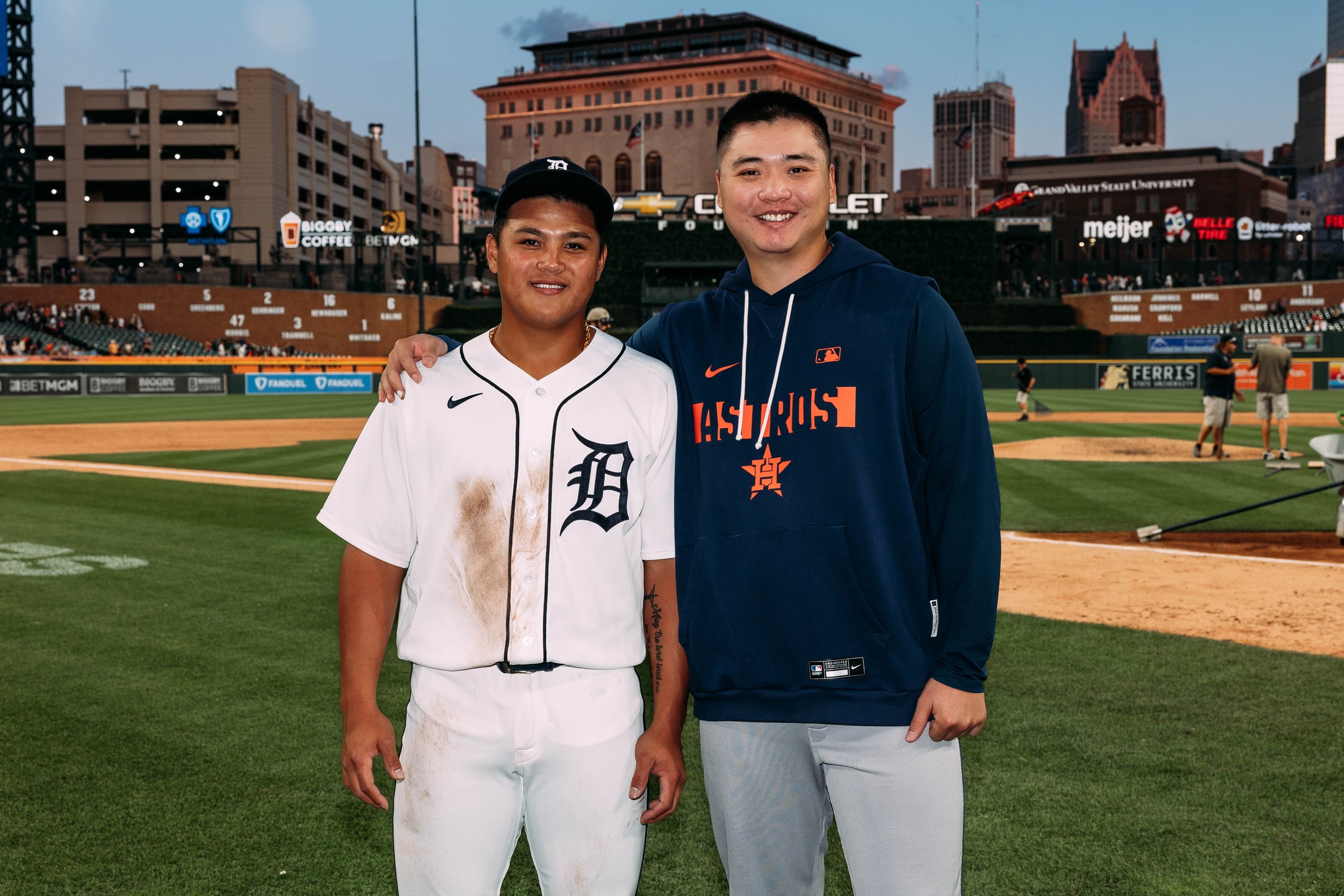 李灝宇、鄧愷威兩名台灣好手在MLB球場對決。（翻攝自老虎隊Threads）