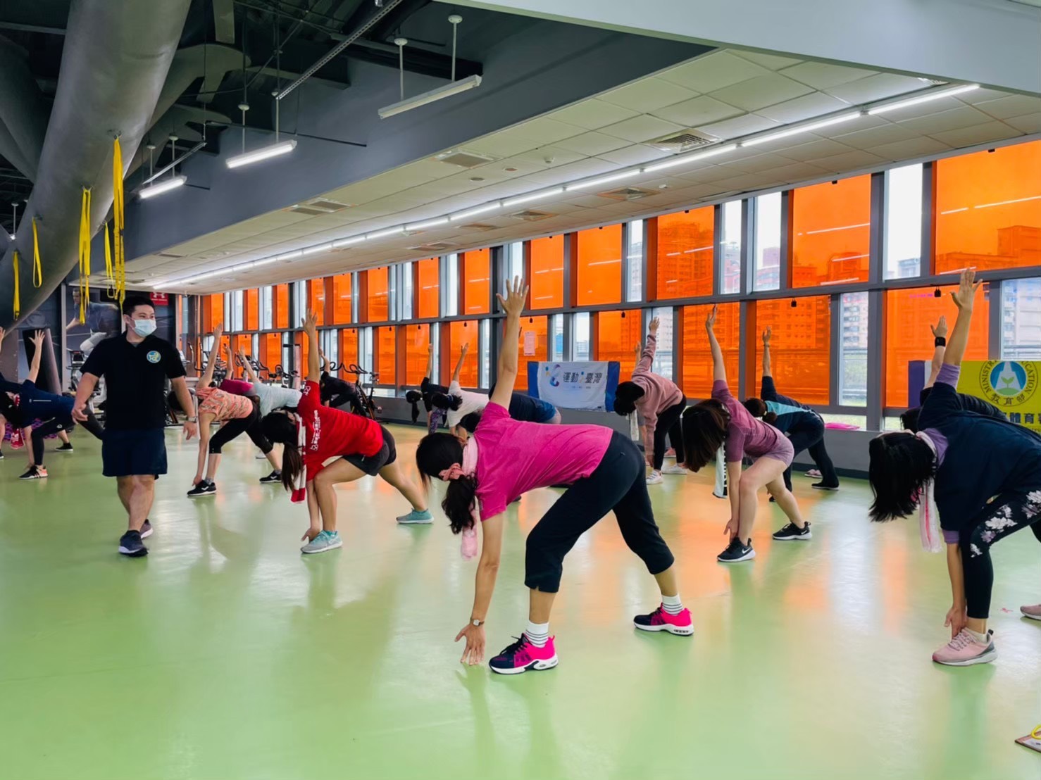 新北市18座國民運動中心，除設有女性友善空間、專屬課程及運動日，部分運動中心也於婦女節前後推出女性免費體驗課程，歡迎女性朋友報名參加。（新莊國民運動中心提供）