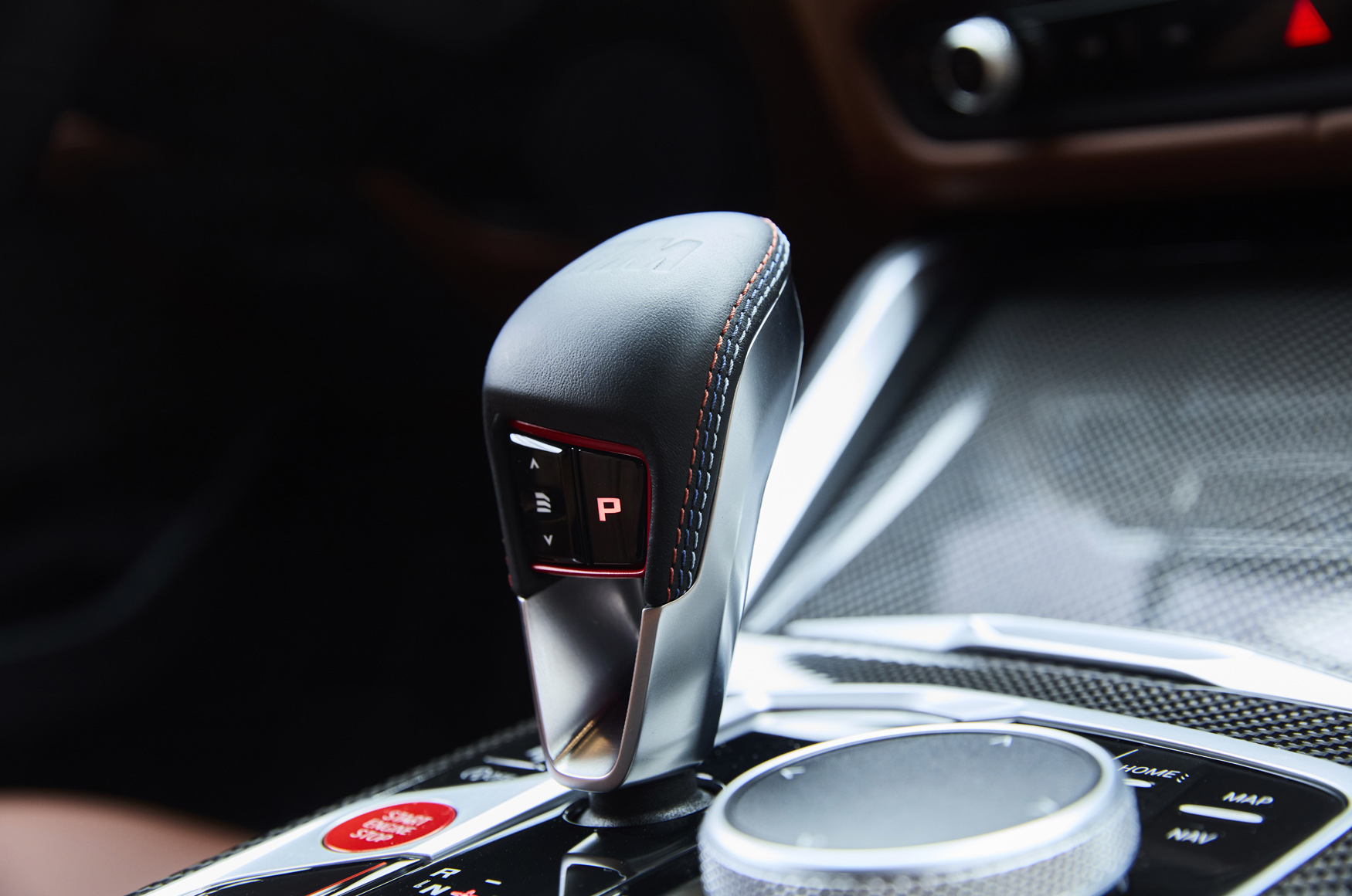 M Steptronic 運動化 8 速手自排變速箱搭配M xDrive 跑車化可調式四輪傳動系統，零百加速在 3.6 秒可完成。