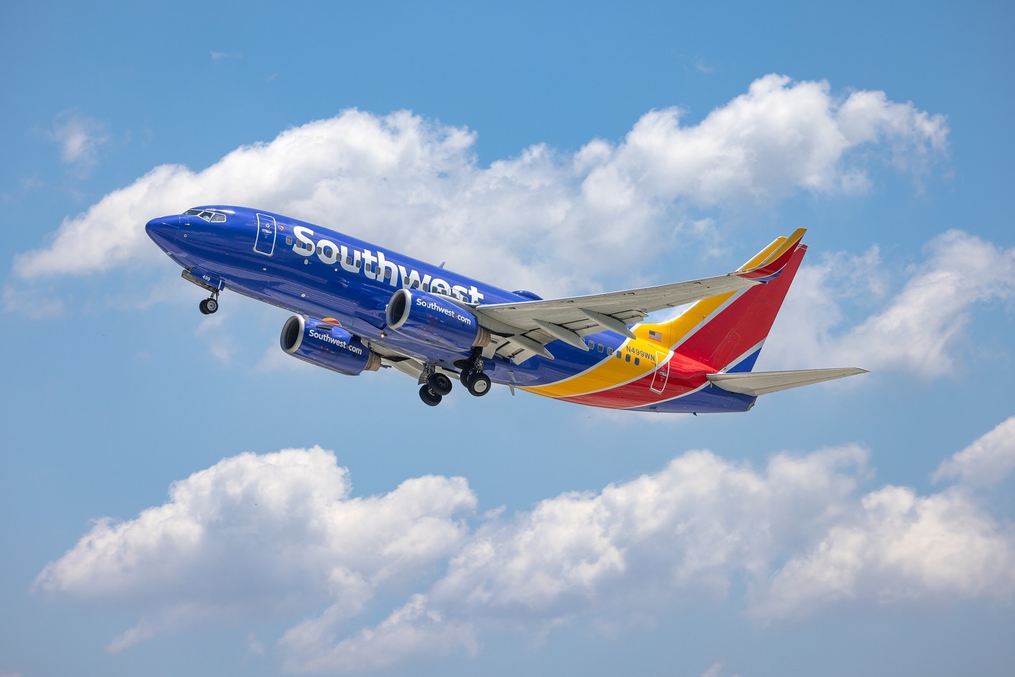 西南航空宣布未來，乘客托運第1件行李需支付35美元，僅部分精英會員可繼續享有免費托運優惠。（翻攝自西南航空臉書）