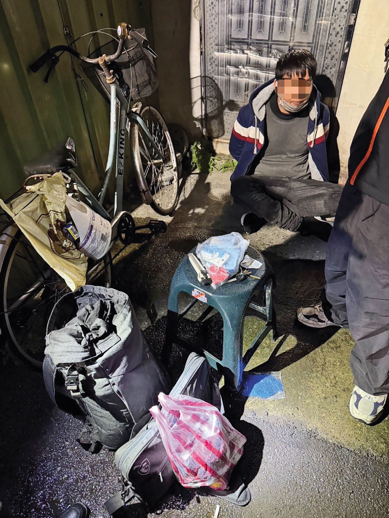 廖聰賢在新北蘆洲弒親後變裝逃亡，最後在新北新莊被警方逮捕。（警方提供）