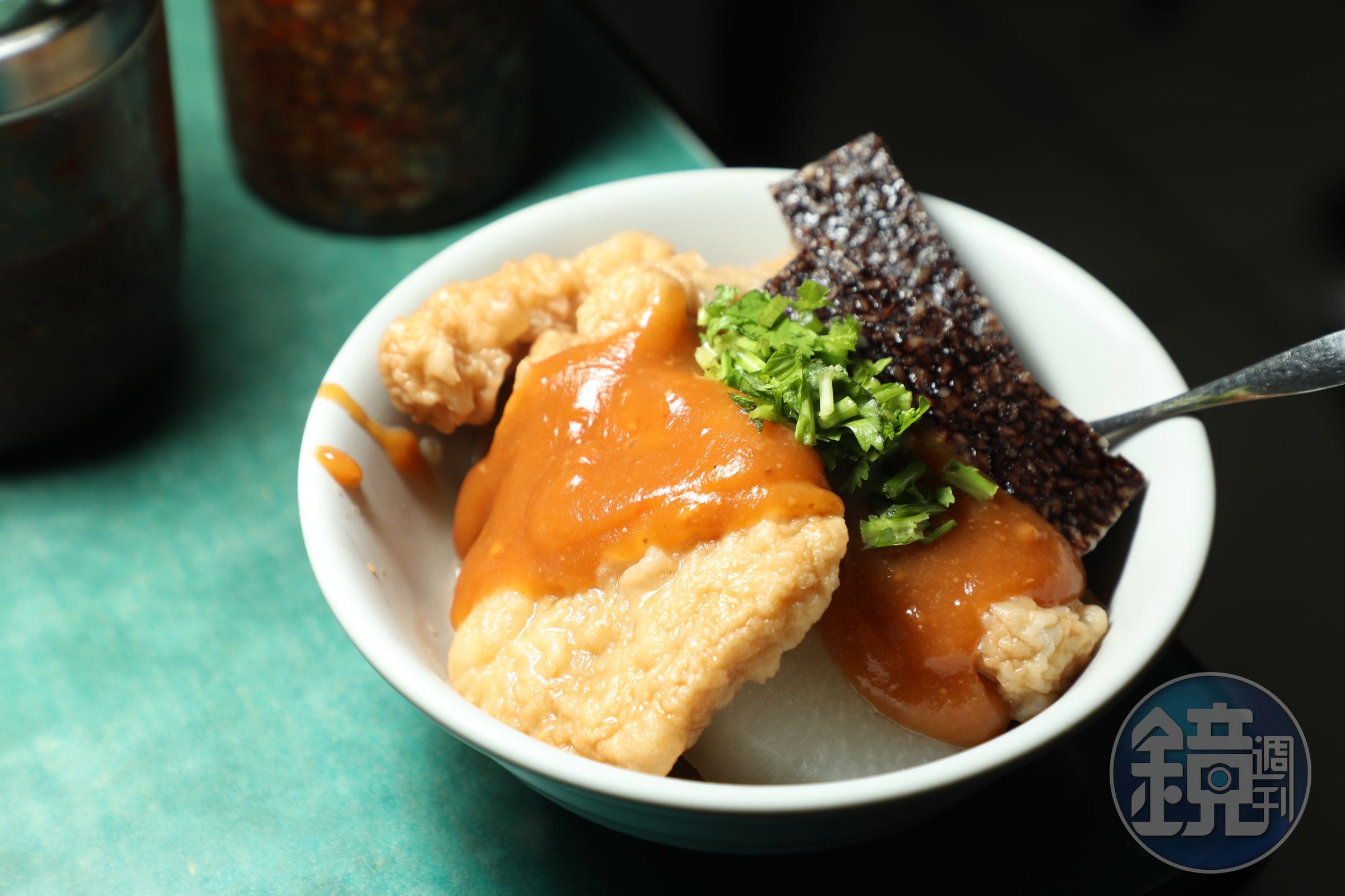 「北門田不辣」的各項食材相當好吃，吃完後加入熱湯，湯底與帶有日本味噌風味的醬料融合，搖身一變就成為一碗暖胃的味噌湯。（何宗昇攝）
