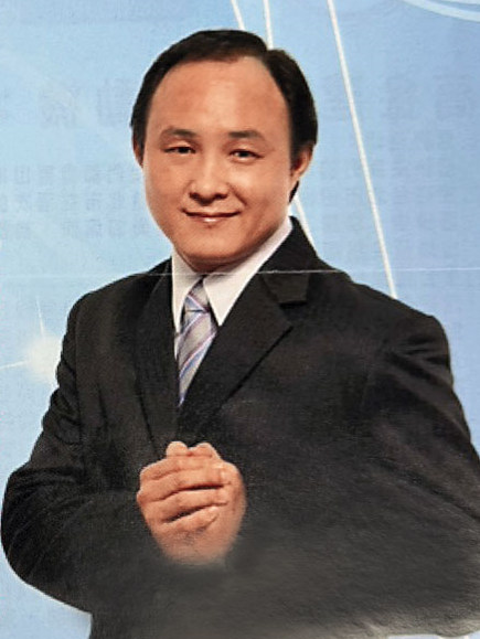 高金建華(圖)是高金素梅胞弟,也是詐領助理費共犯,除涉及貪汙罪遭訴,檢調也在釐清他是否為高金素梅買屋的人頭。(翻攝高金建華選舉政見)