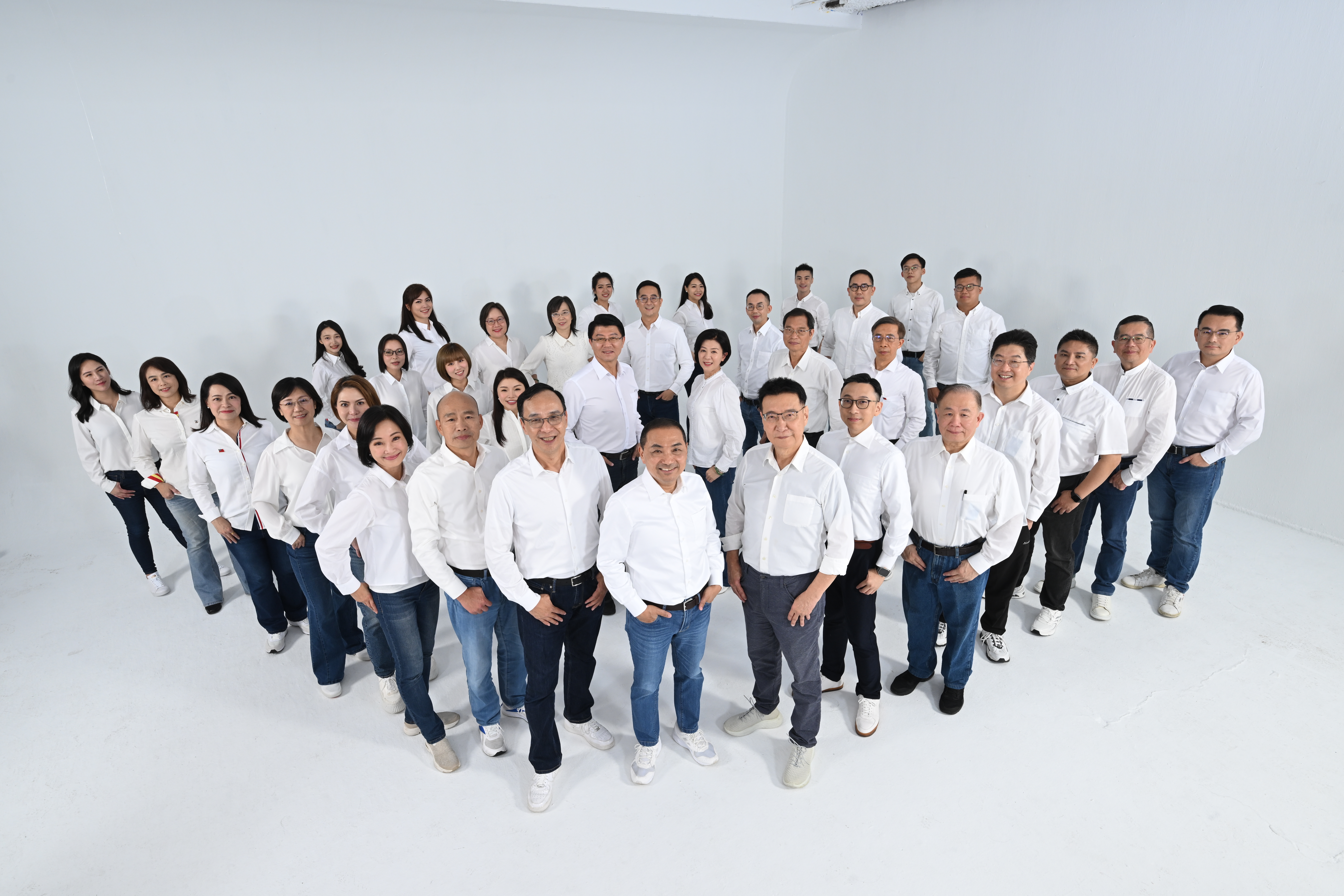 國民黨公開2024總統及立委選舉候選人形象照,展現團隊活力及戰力。(國民黨中央提供)