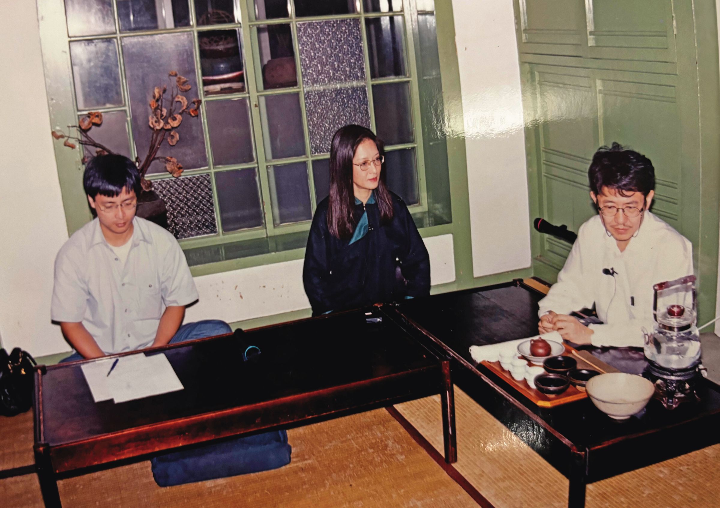 1997年紫藤廬搶救運動,胡茵夢(左)出席聲援周渝(右)。(周渝提供)