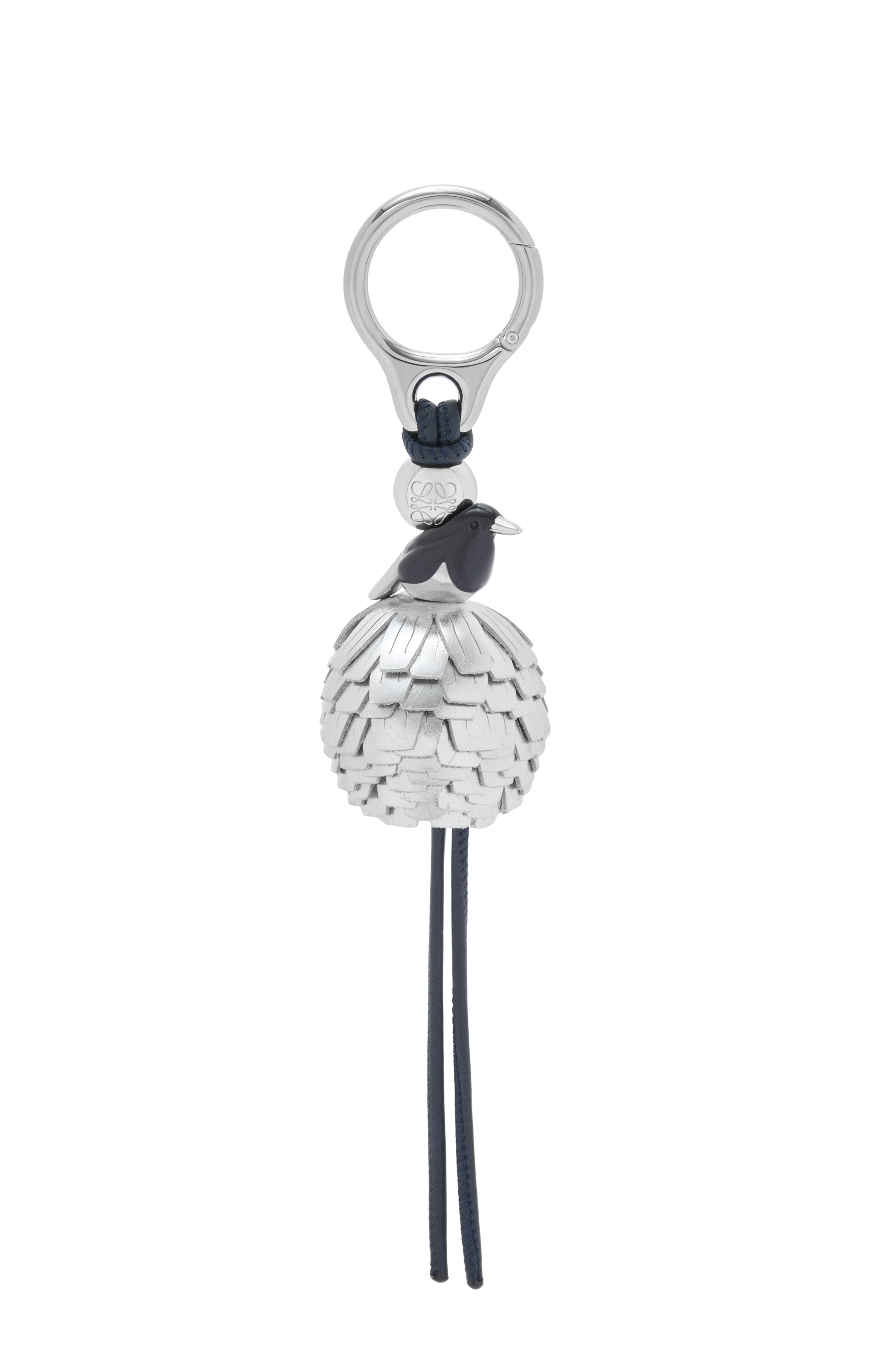 琺瑯黃銅喜鵲掛飾，NT$20,000。（LOEWE提供）