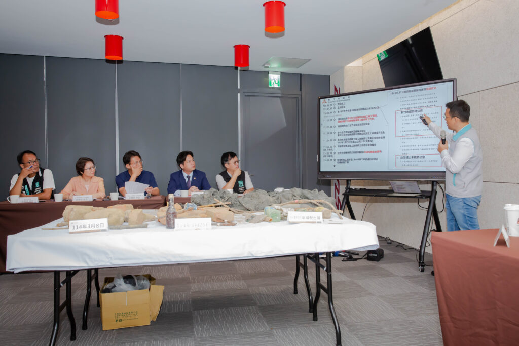 新竹市議會新聯線政團表示，新竹市府持續追查新竹棒球場弊案，呼籲別讓此案因為罷免而成了懸案。（翻攝畫面）