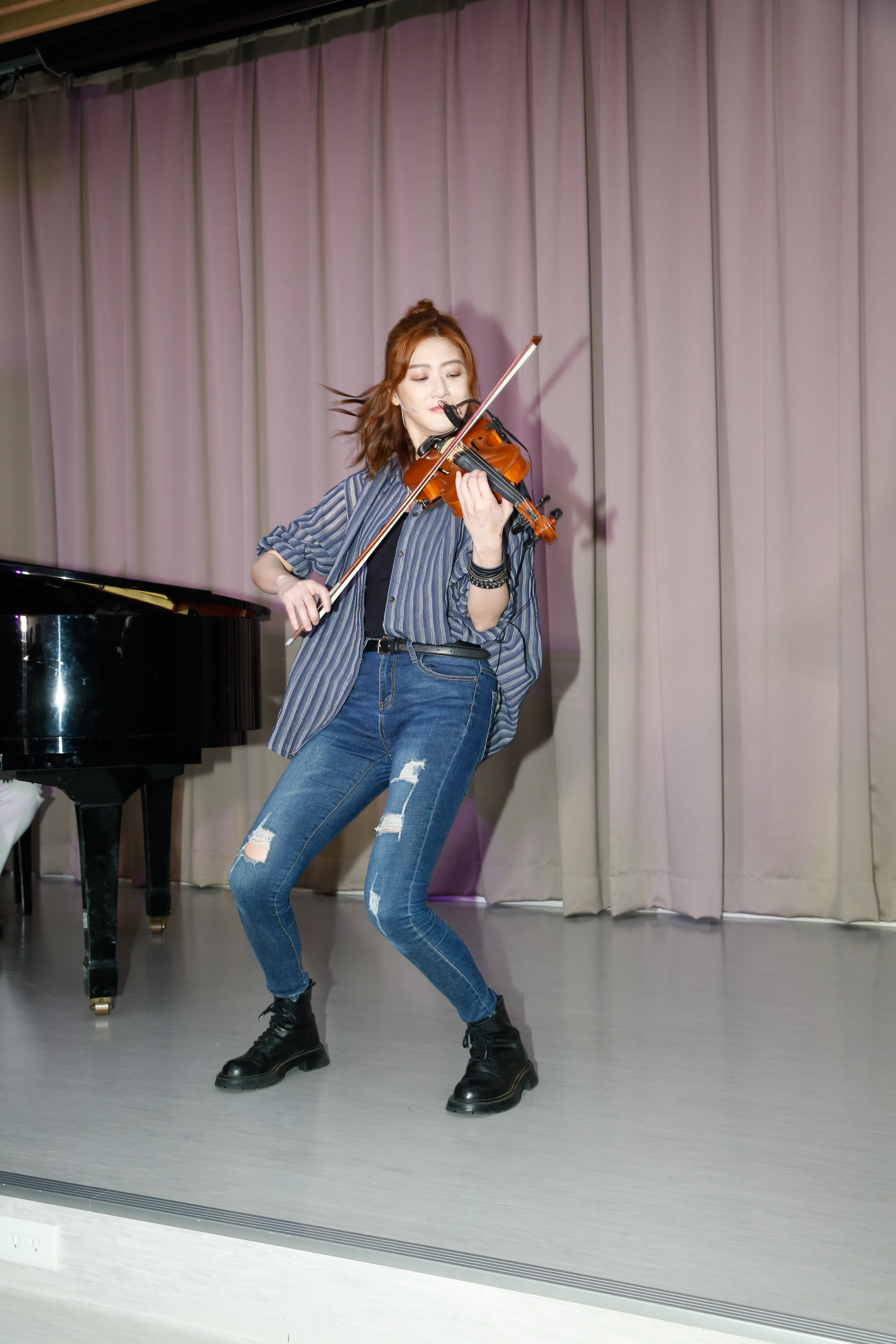 林逸欣擅長演奏多種樂器,這次挑戰出演音樂劇,讓她既緊張又充滿期待。