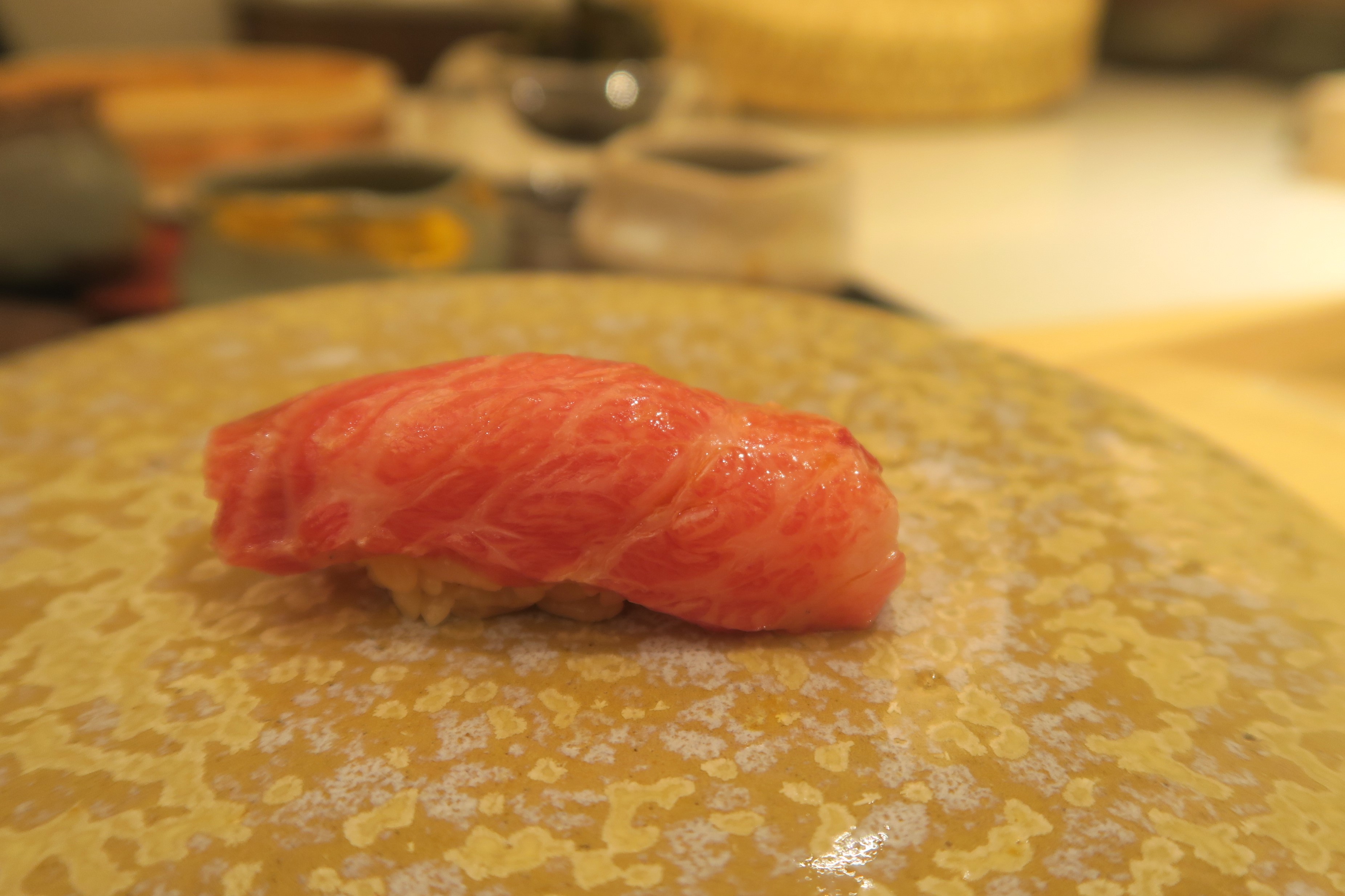 黑鮪魚的大腹,入口是毋庸置疑的甜美。