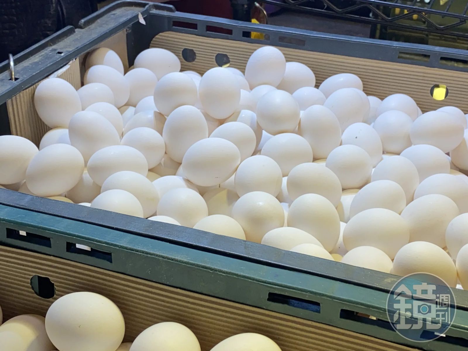 農業部長陳駿季呼籲消費賣場適度降價，刺激需求同時穩定雞蛋產銷。（圖／鏡週刊提供）