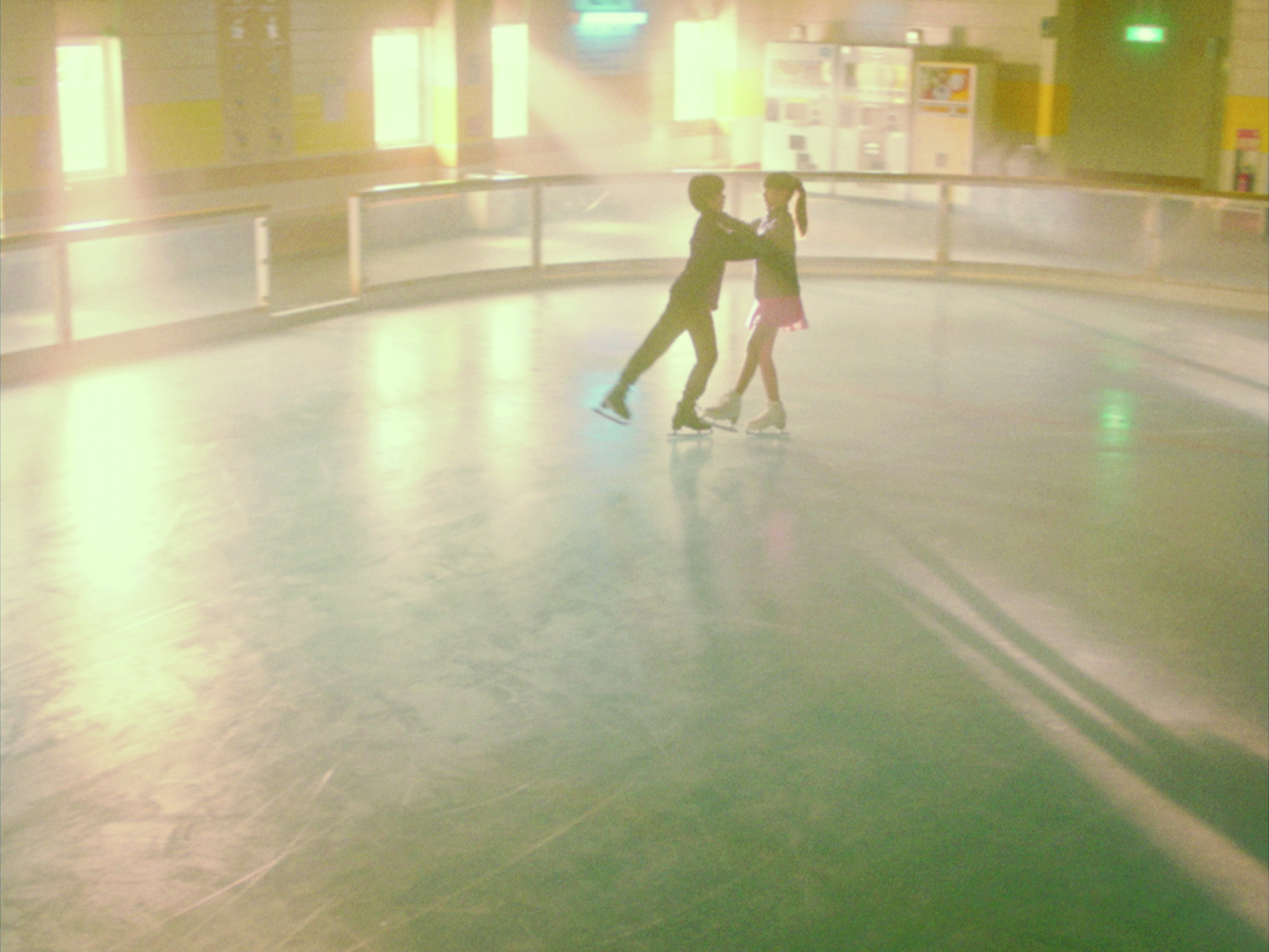 在北海道找不到復古氣息的滑冰場，劇組移師岩手縣拍攝。（光年映畫提供）