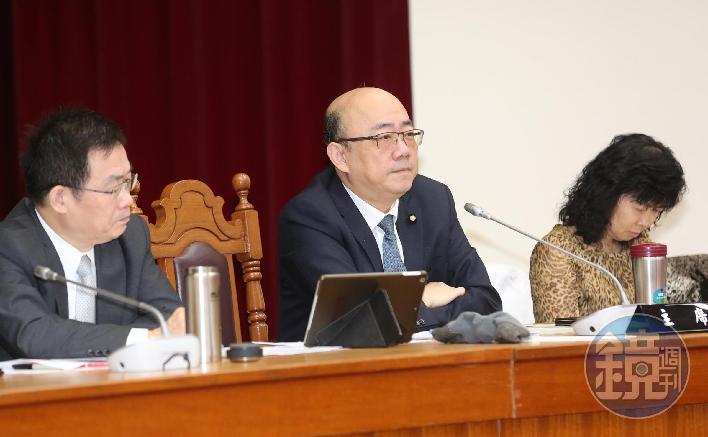 名嘴郭正亮（中）這套「哈米尼主動獻頭」的說法顯然無法說服廣大網友。（本刊資料照）