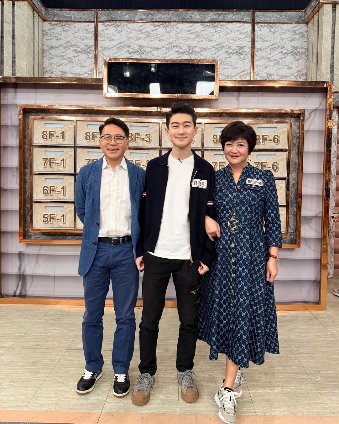 崔佩儀老公Sam與兒子貝克宇有空便會返台陪伴她。(翻攝自臉書)