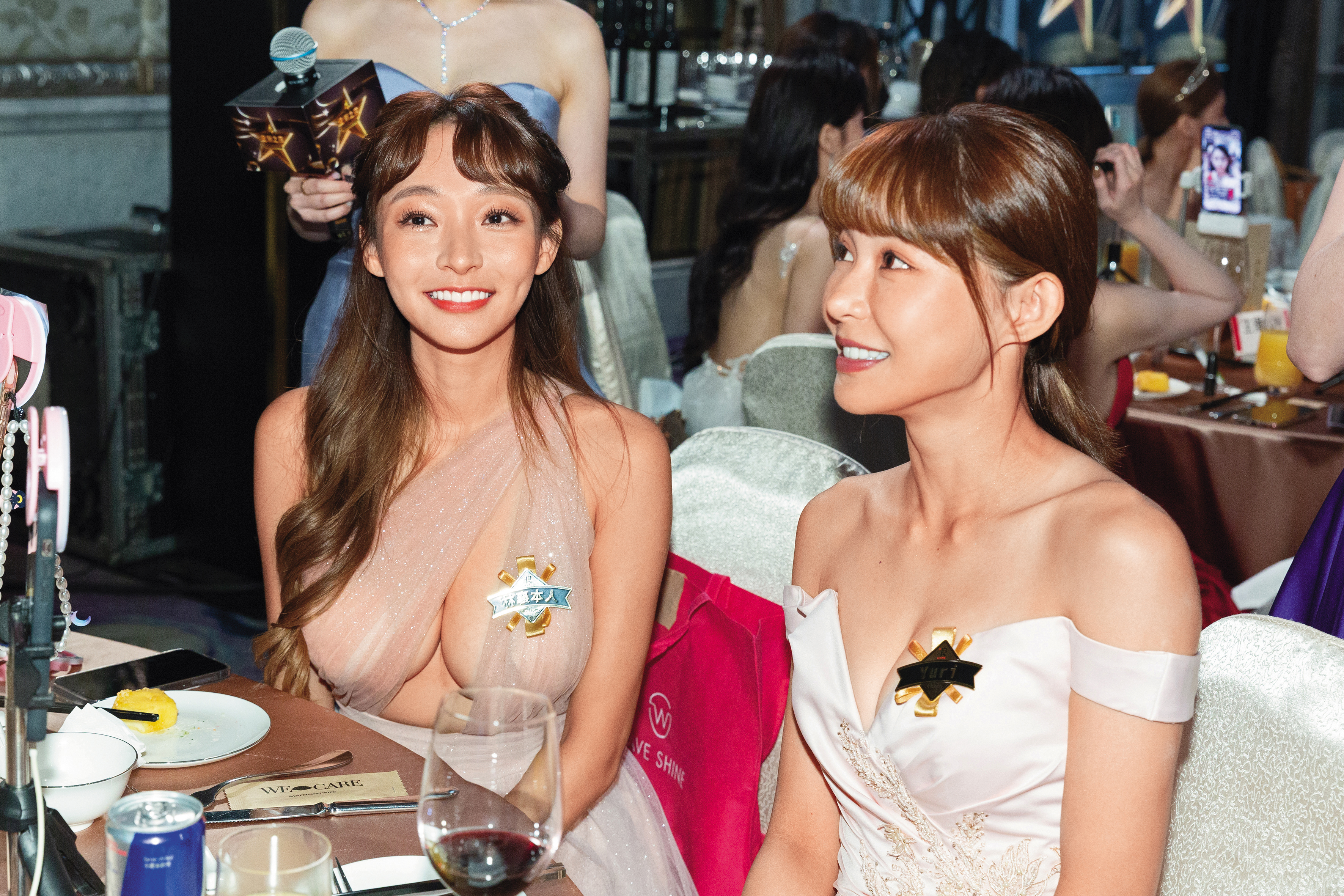 之前陳怡叡（右）曾出席浪LIVE年度盛典；林襄（左）曾與她同隊，後來轉至味全龍當「小龍女」。
