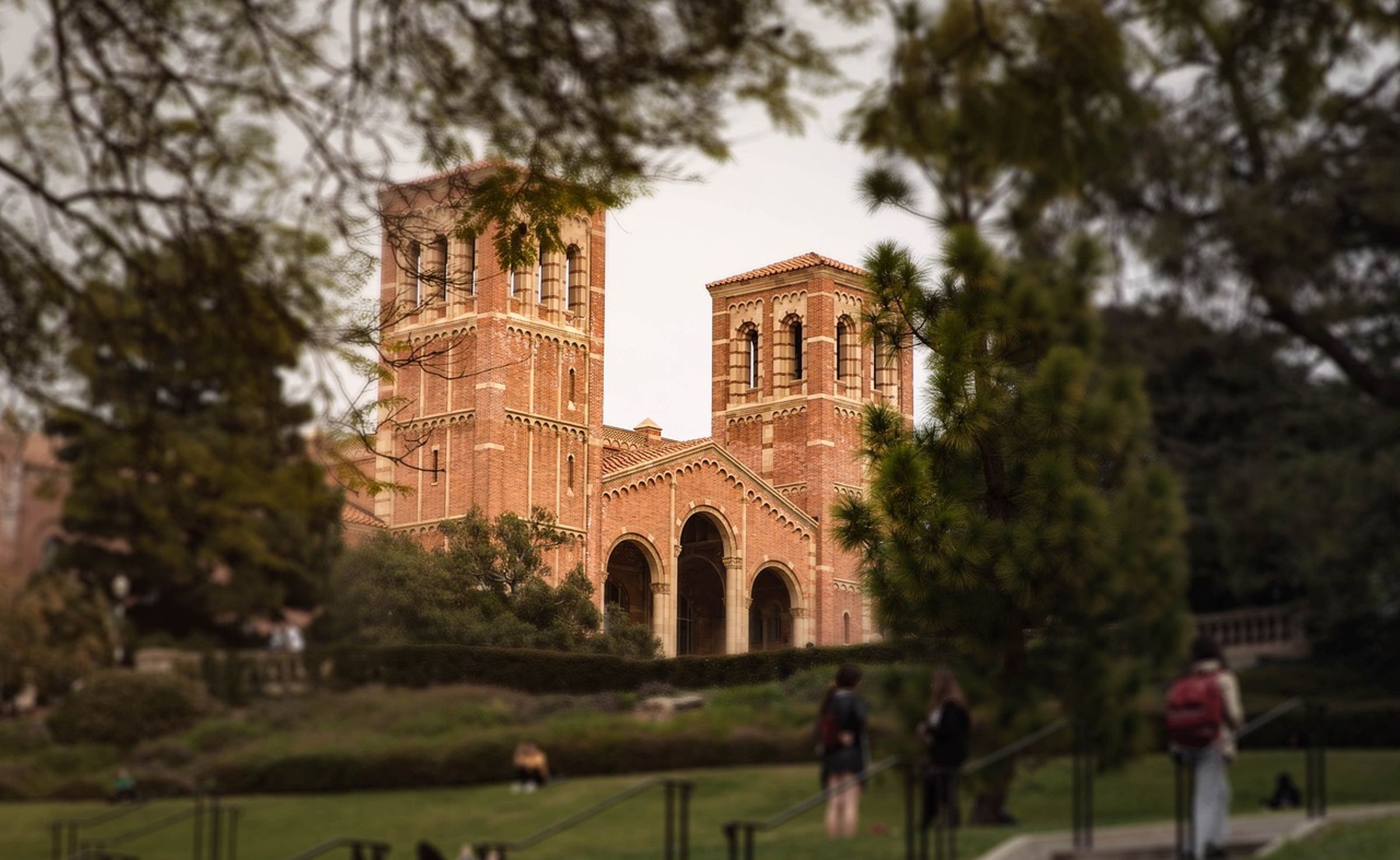 UCLA所在的西木區房租高昂,連教授都負擔不起。(示意圖,pixabay)