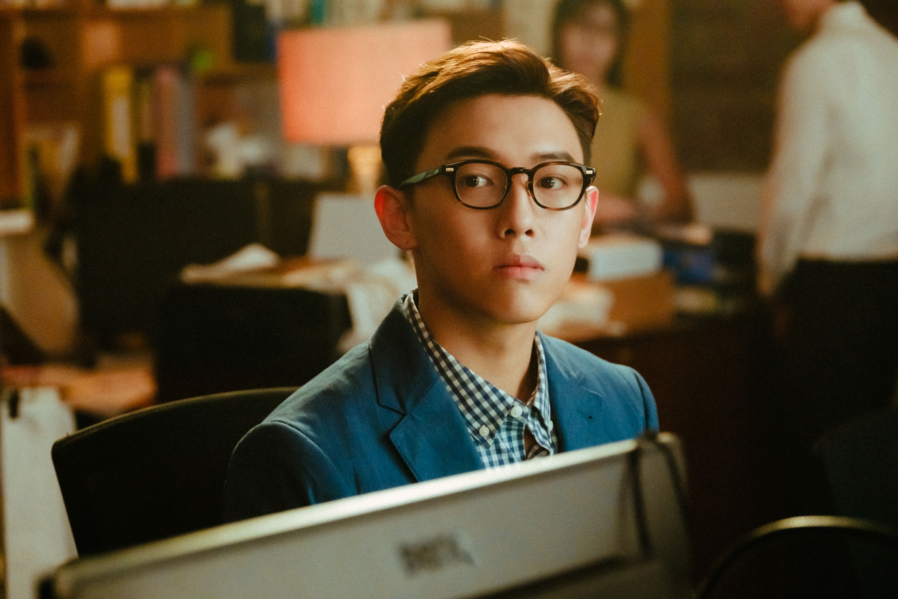 張天賦在片中飾演詐騙集團成員。（甲上提供）