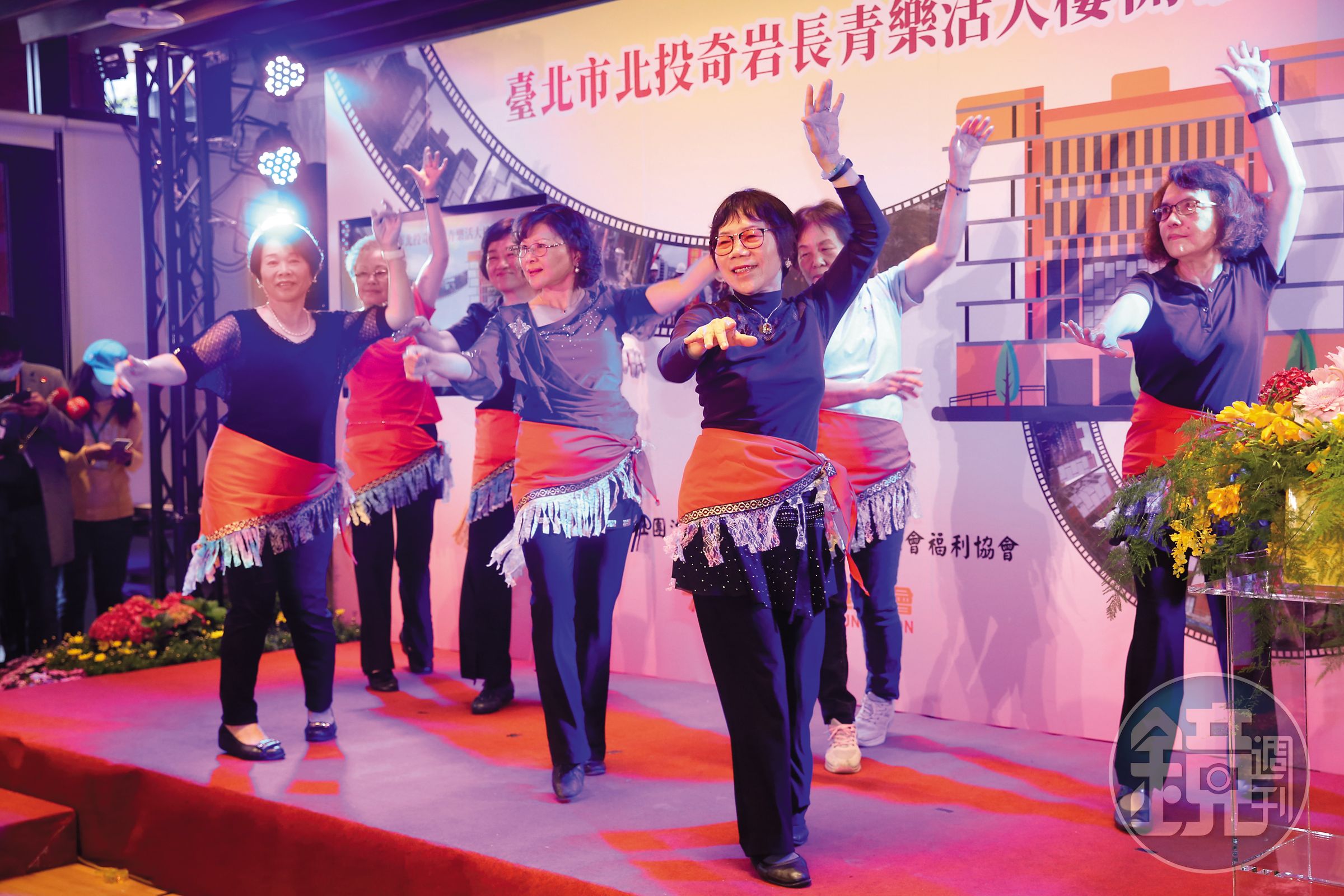 2025年起，台灣每5人中就有1位65歲以上長者，退休規劃要將長照納入其中。