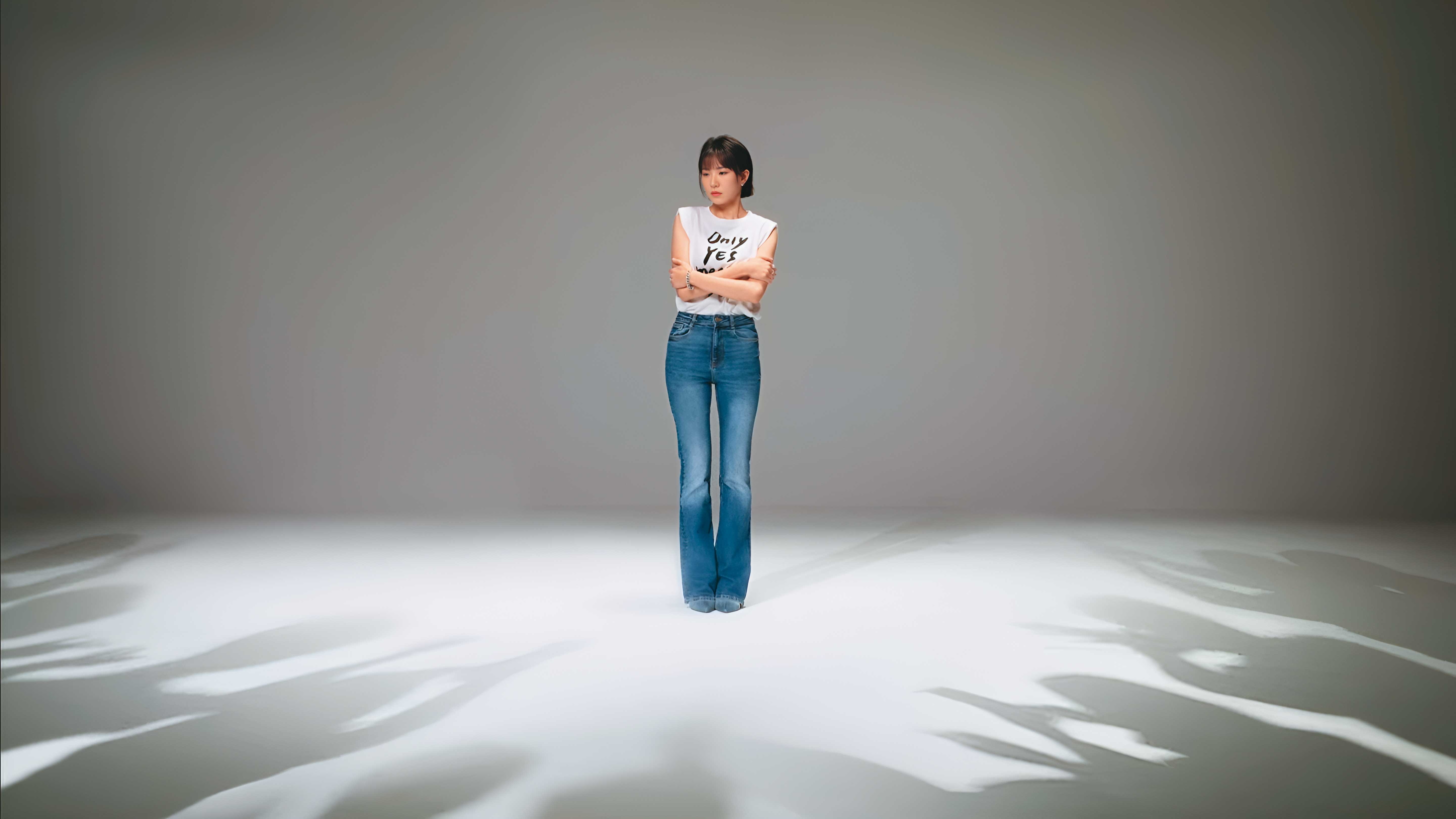 大牙今年拍攝倡議影片，以簡樸旁白道出事實：「台灣9成性暴力被害人不曾報警、4成被害者從未對外求助。加害者的持續威脅、周遭旁人的指指點點，讓說出口變得困難重重。」（翻攝現代婦女基金會YouTube）