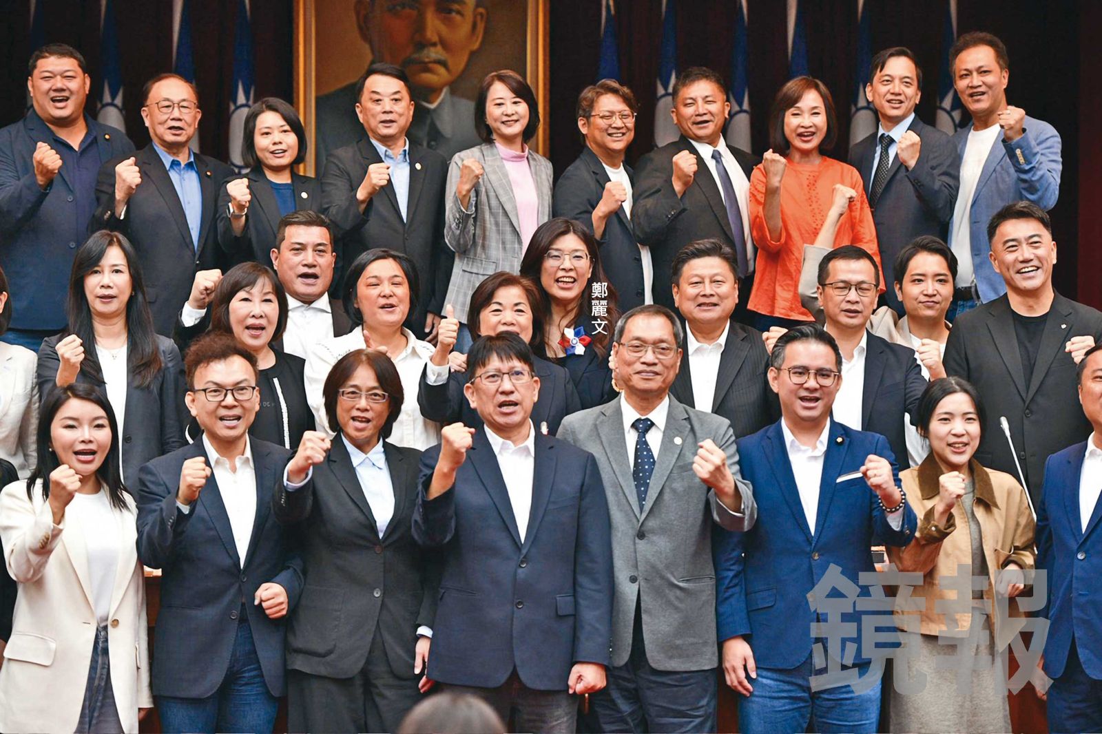 鄭麗文當選後首個公開行程，即回「娘家」立院拜會國民黨團。（圖／鏡報李智為）