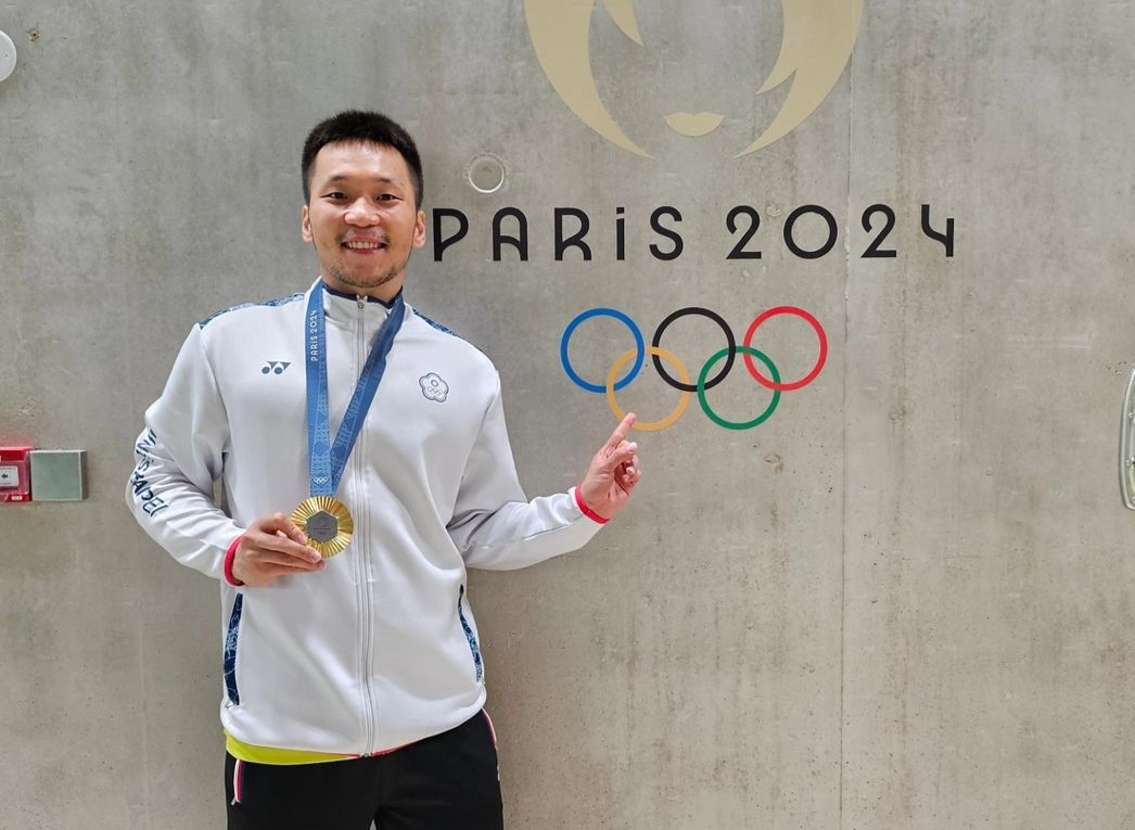 李洋衛冕巴黎奧運羽球男子雙打金牌。（翻攝李洋IG）