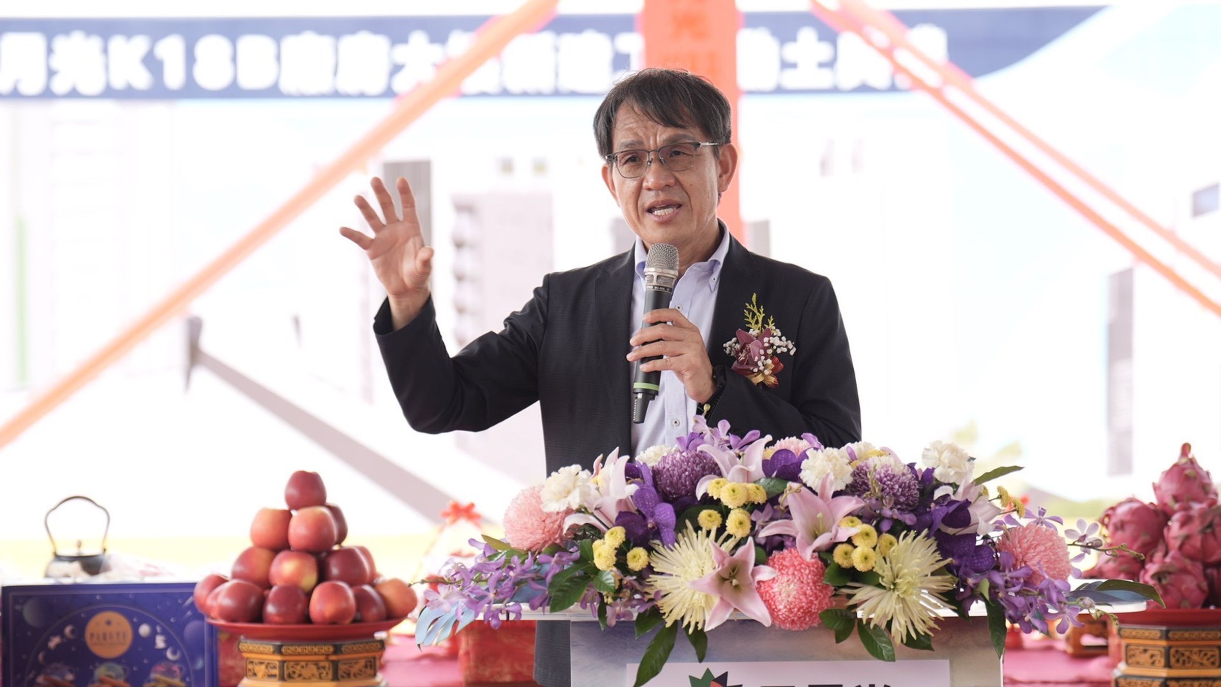 日月光高雄廠資深副總洪松井指出，日月光將持續投入最新技術與設備，滿足全球客戶在 AI 與高效能運算上的龐大先進封裝需求。(日月光提供)