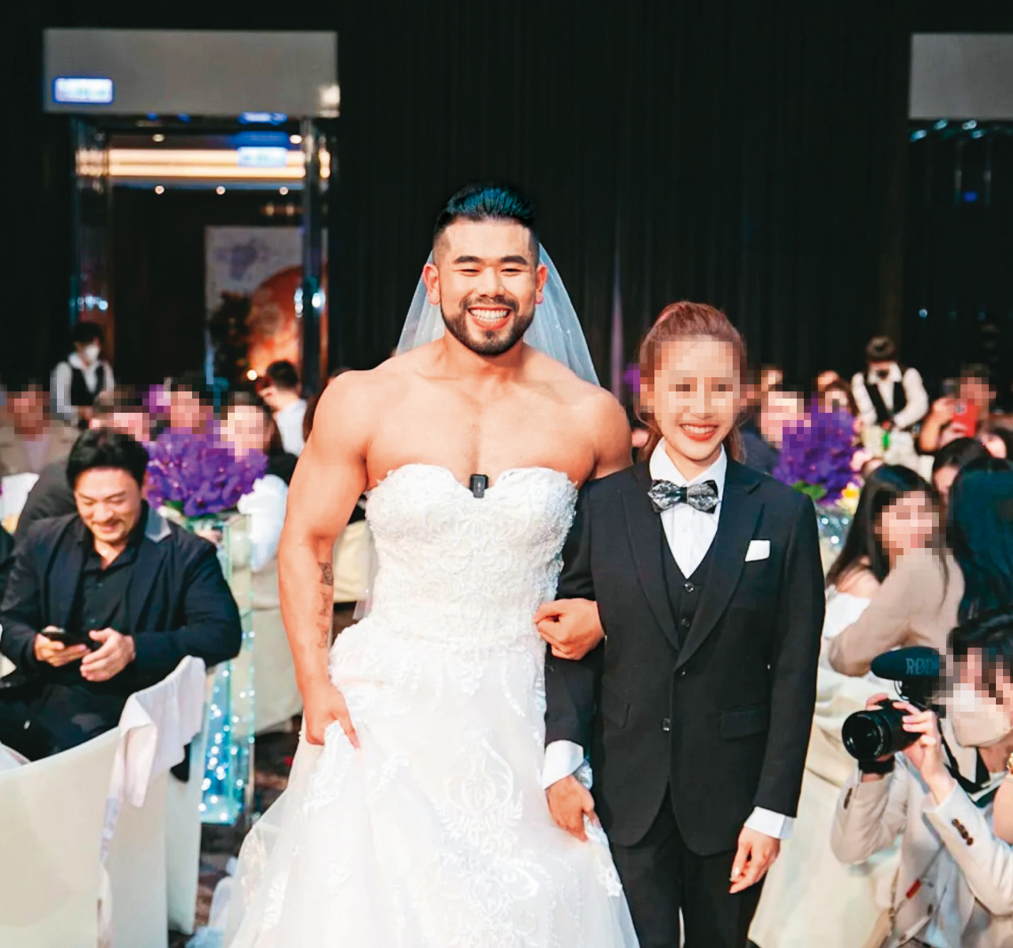 PEETA葛格(左)與前妻Alisa(右)的婚禮風光,但夫妻關係很快結束,而且似乎沒像原本以為的如此和平分手。(翻攝自PEETA葛格臉書)